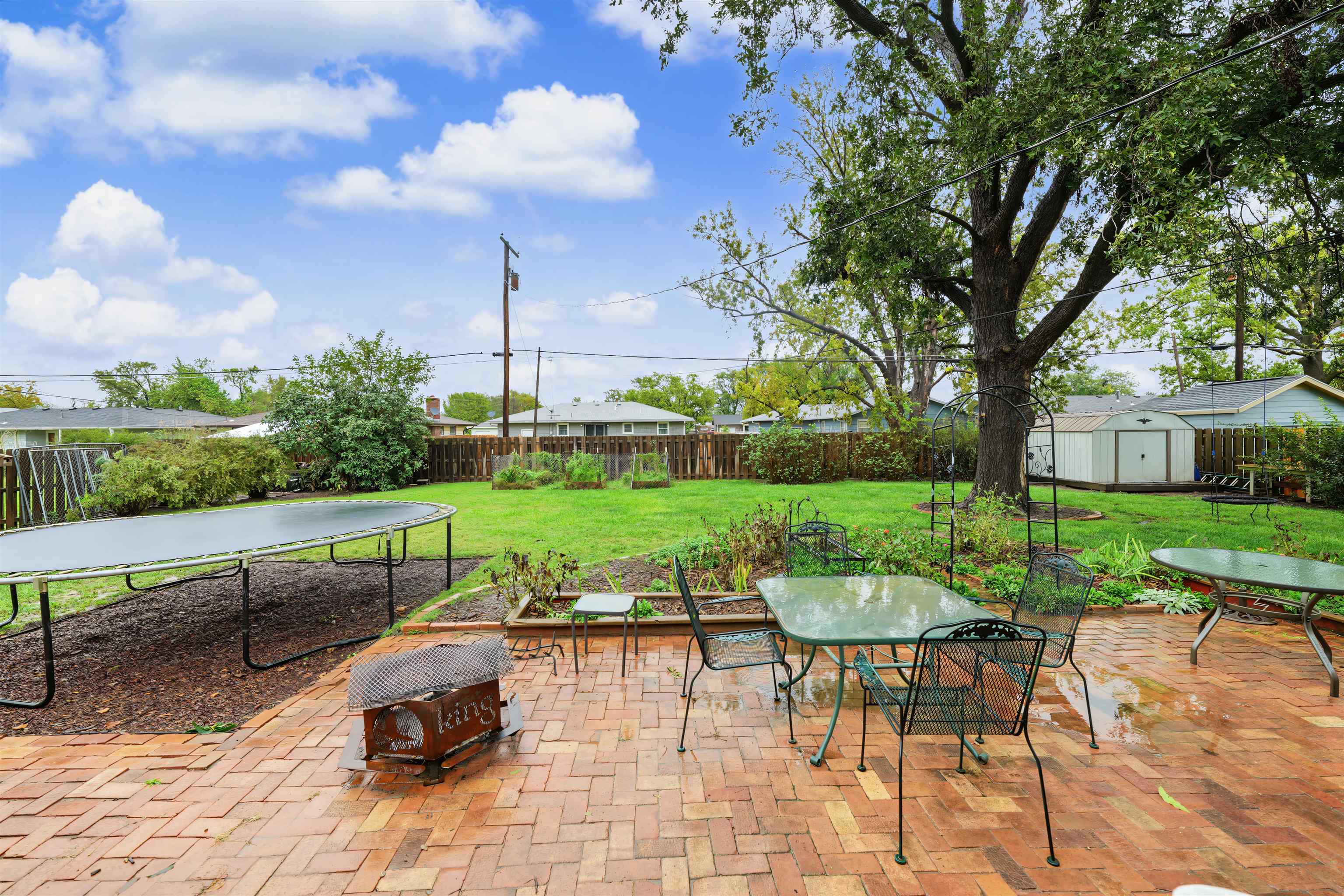 2213 Mayfair Dr. Property Photo 21