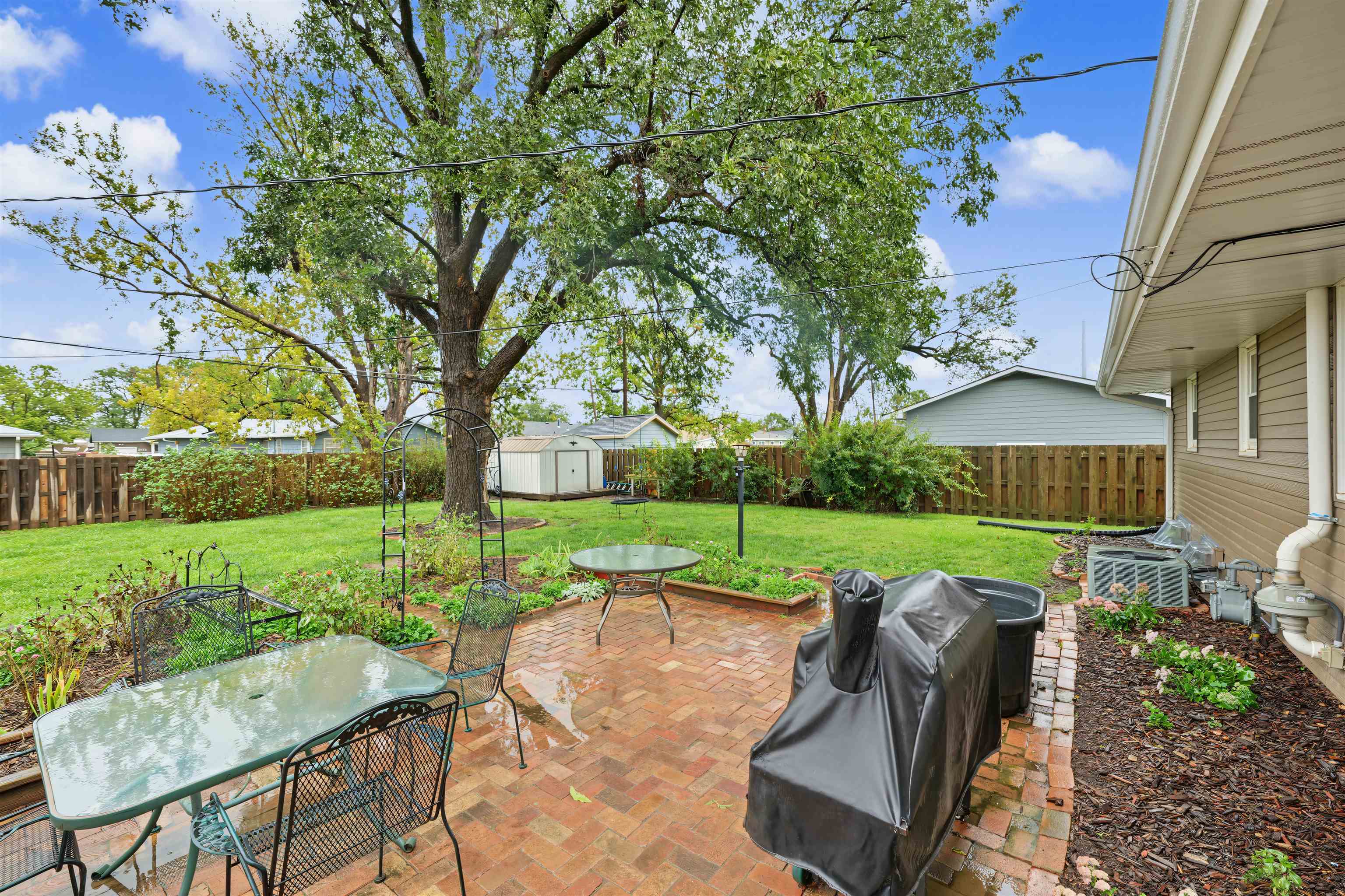 2213 Mayfair Dr. Property Photo 22