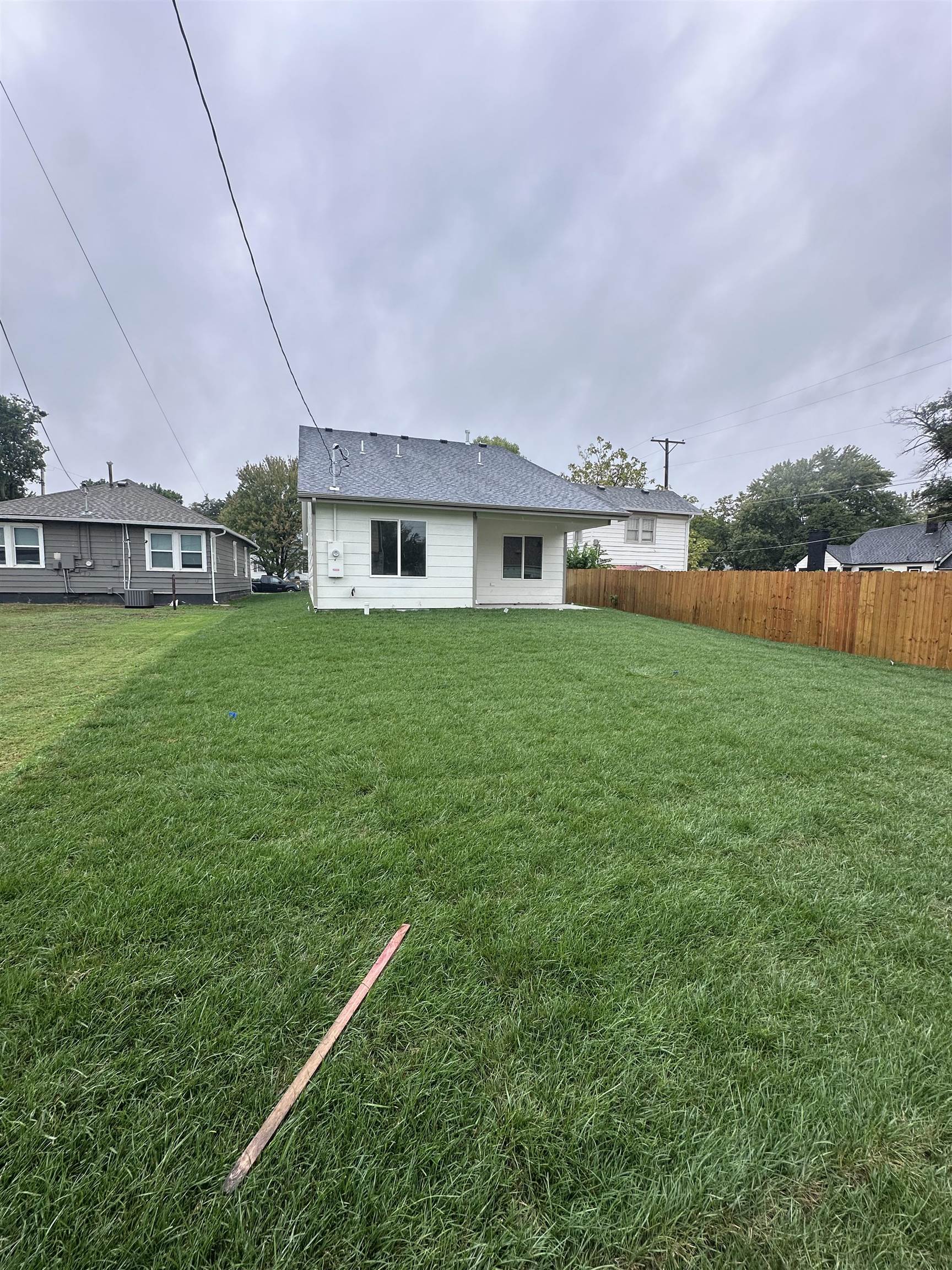 552 N Dellrose Ave Property Photo 3