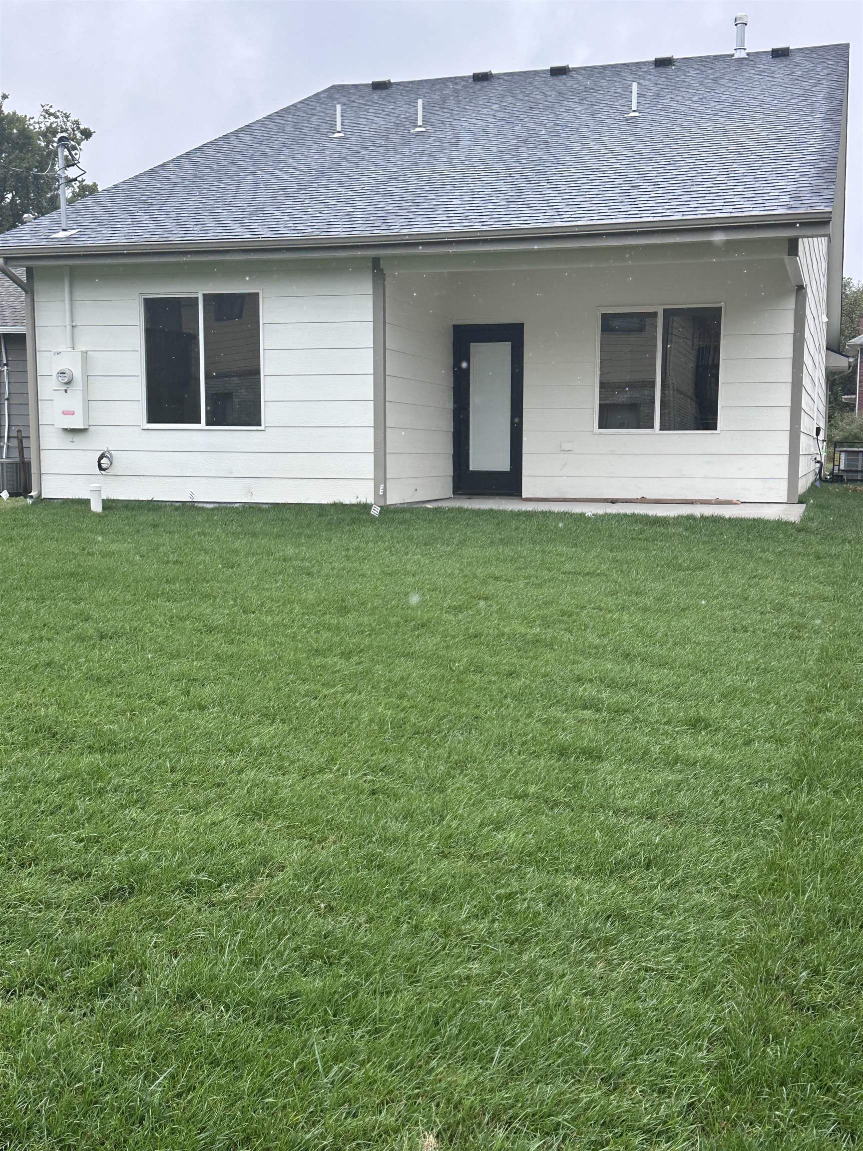 552 N Dellrose Ave Property Photo 5