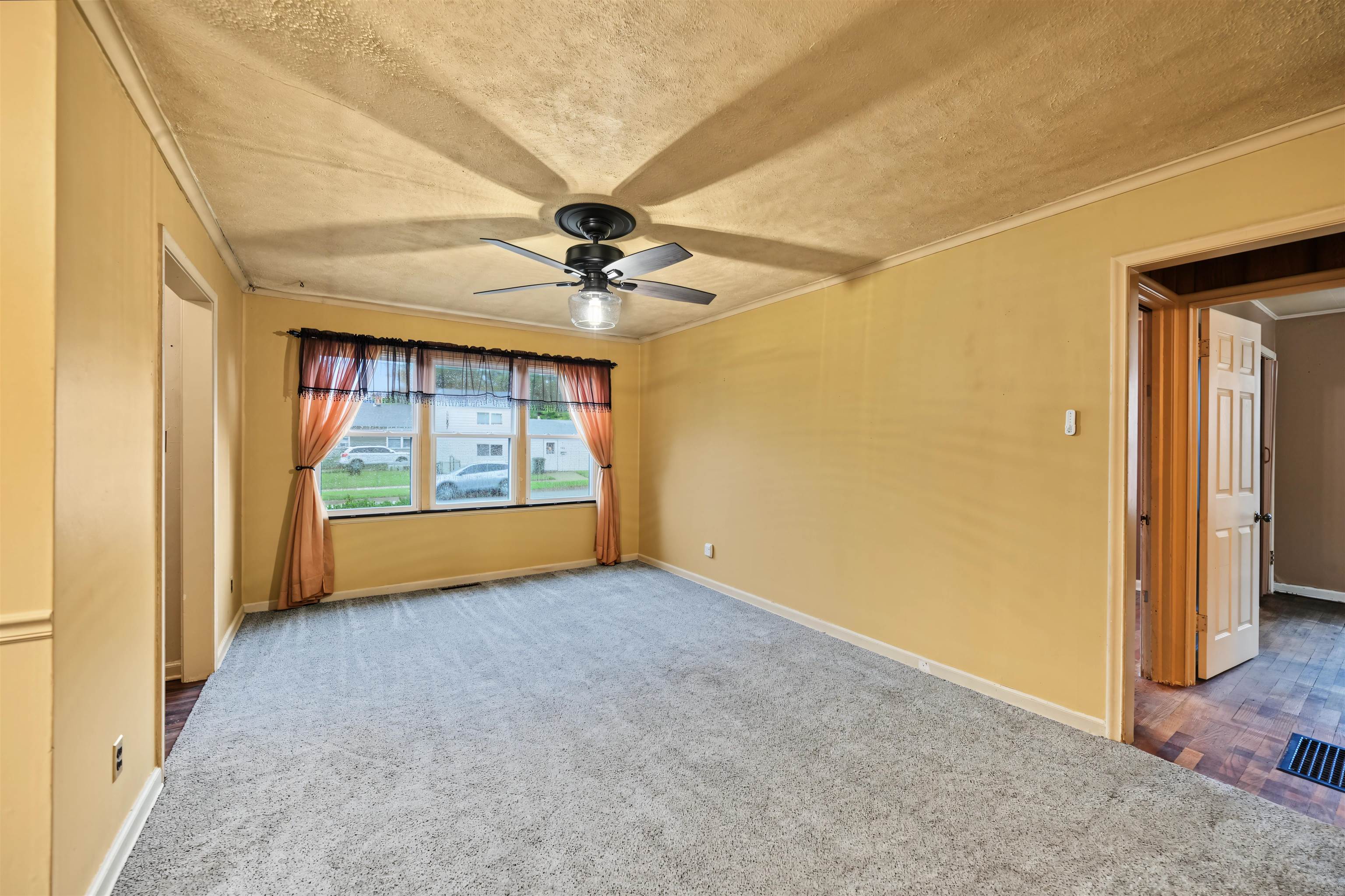 529 Franklin St. Property Photo 4