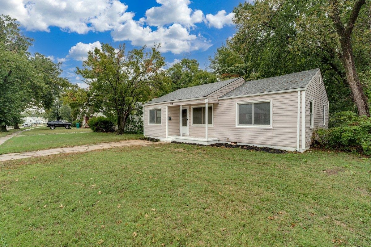 1514 N Battin St Property Photo 4