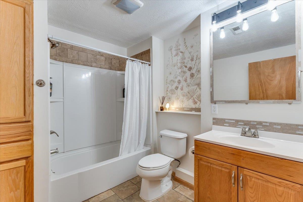 3010 E Lanners Cir. Property Photo 28