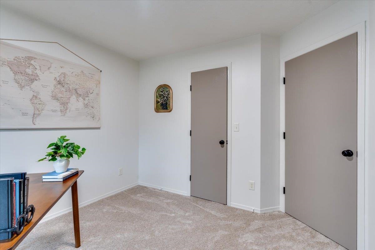 612 N Ridgehurst Street Property Photo 23