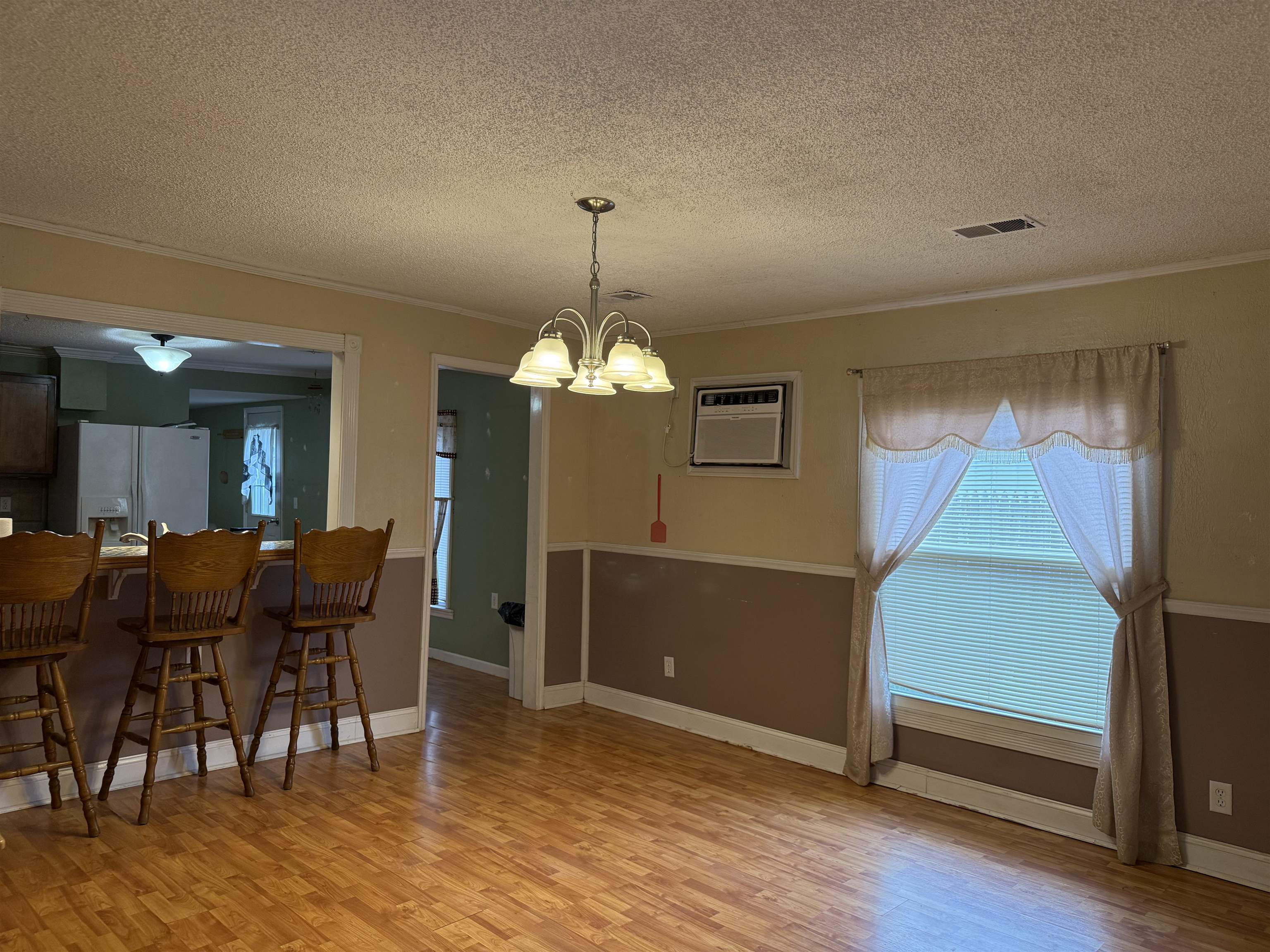 216 W C Property Photo 11