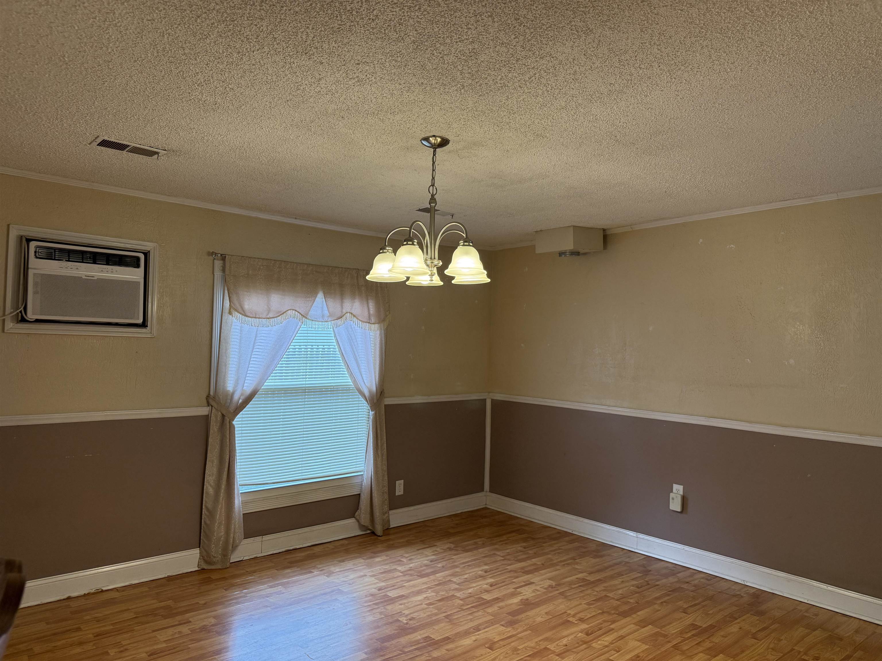 216 W C Property Photo 12