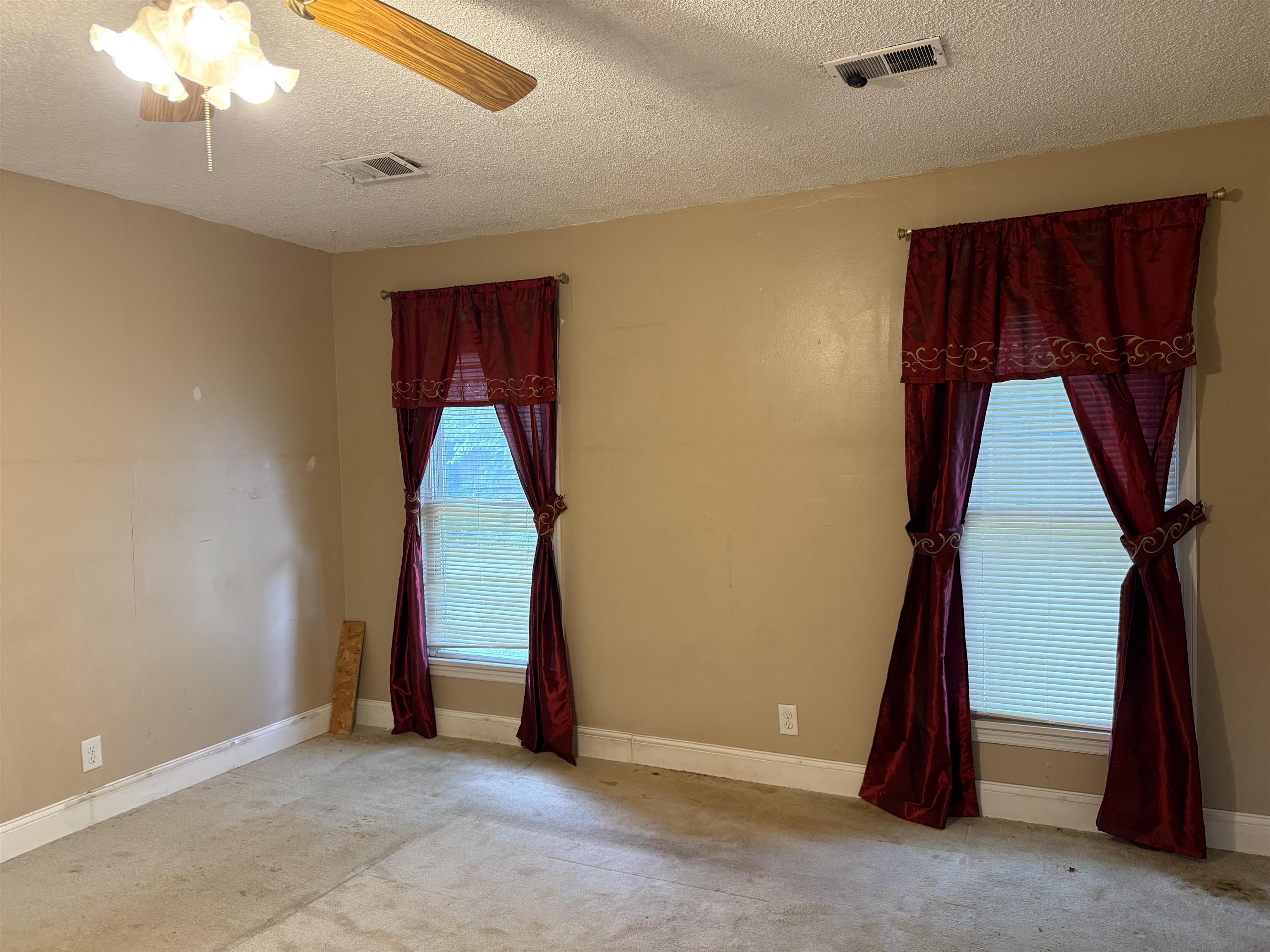 216 W C Property Photo 18