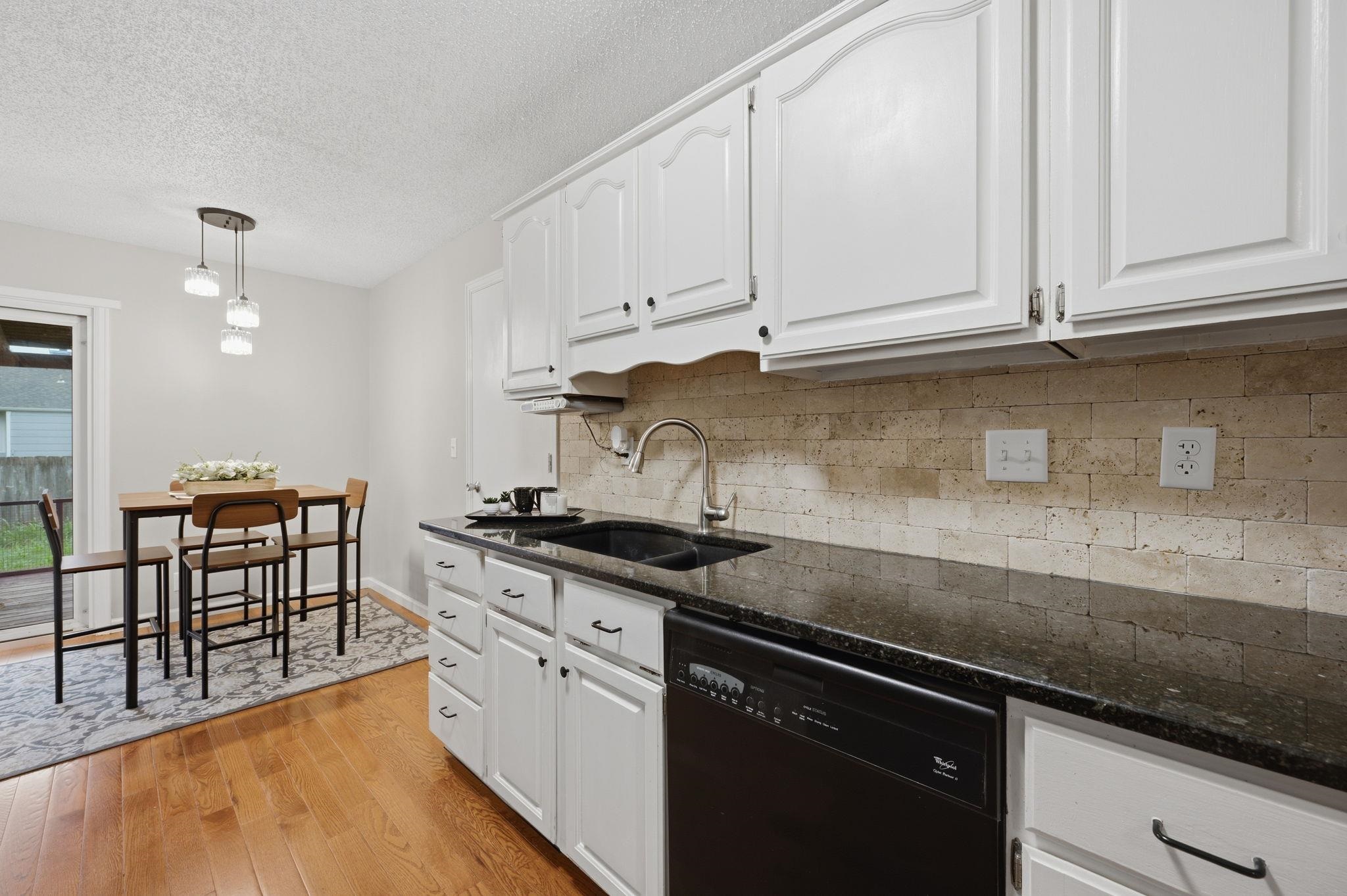 1201 N Morris St Property Photo 6