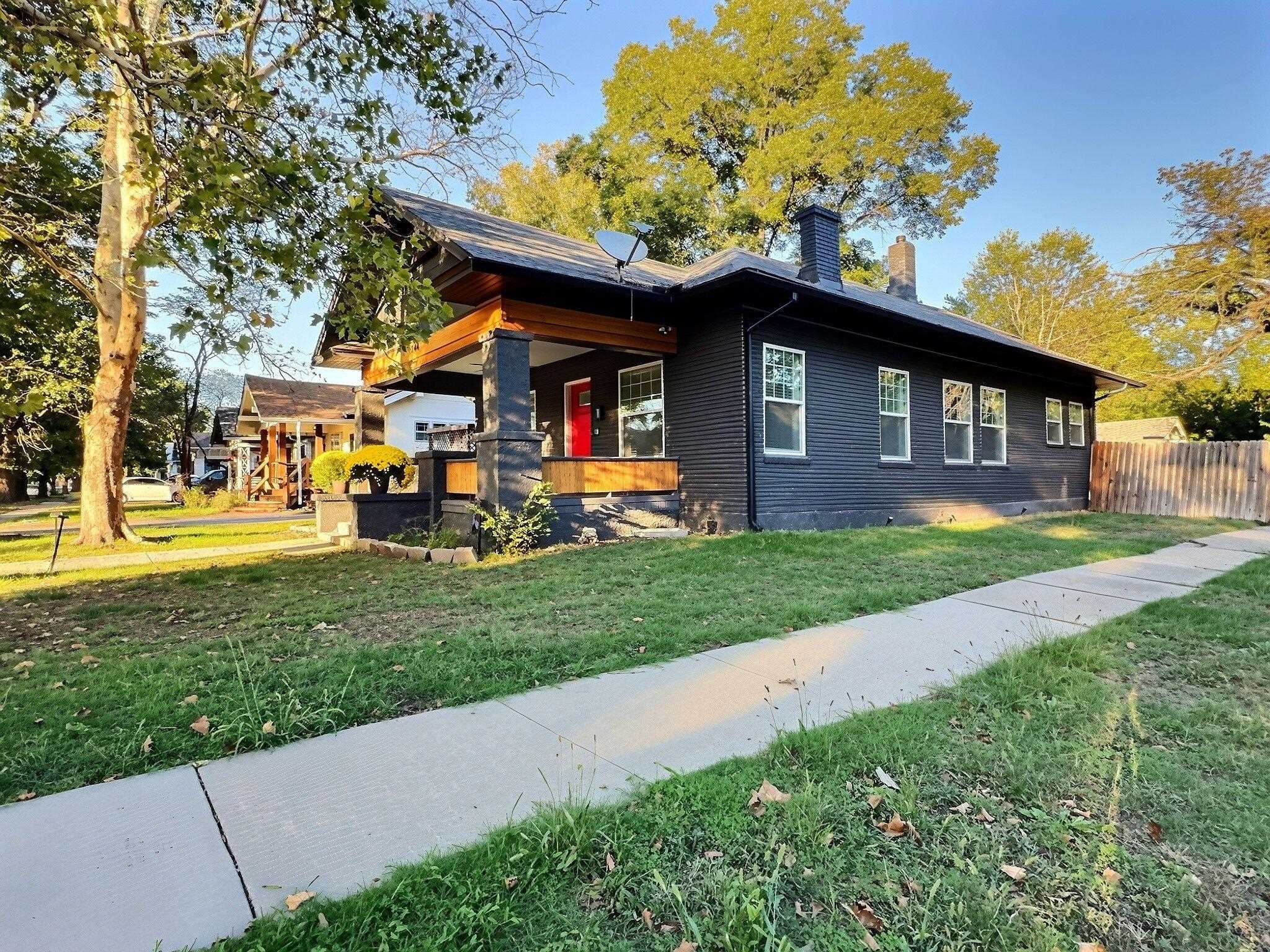 244 S Volutsia Property Photo 2