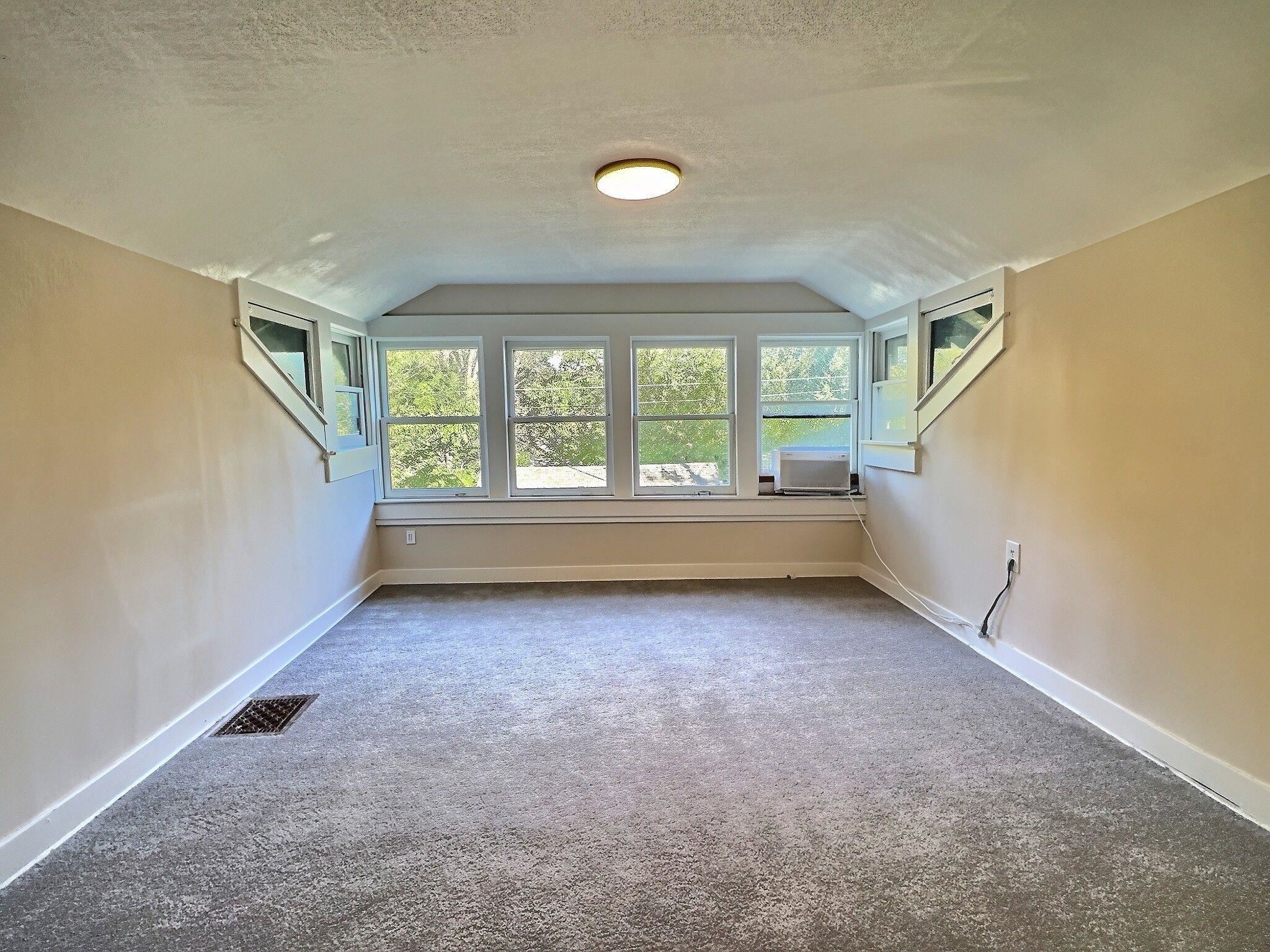 244 S Volutsia Property Photo 16