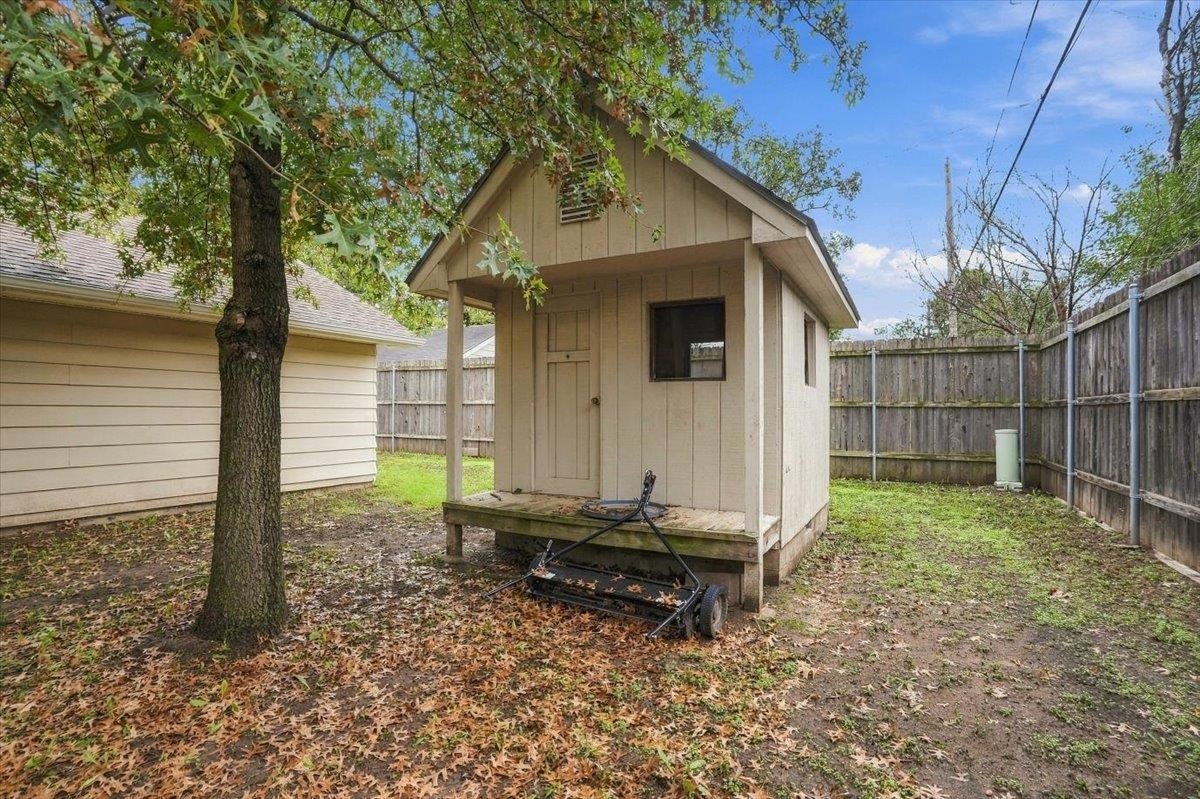 1421 E Kinkaid St Property Photo 23