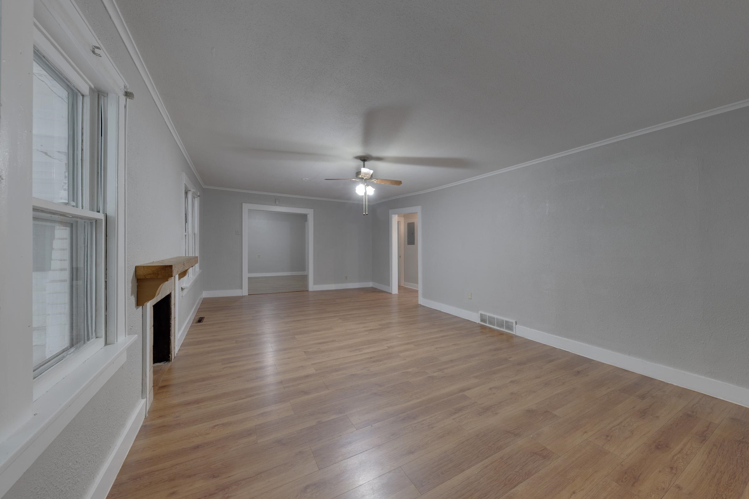 705 S Pershing Ave Property Photo 3