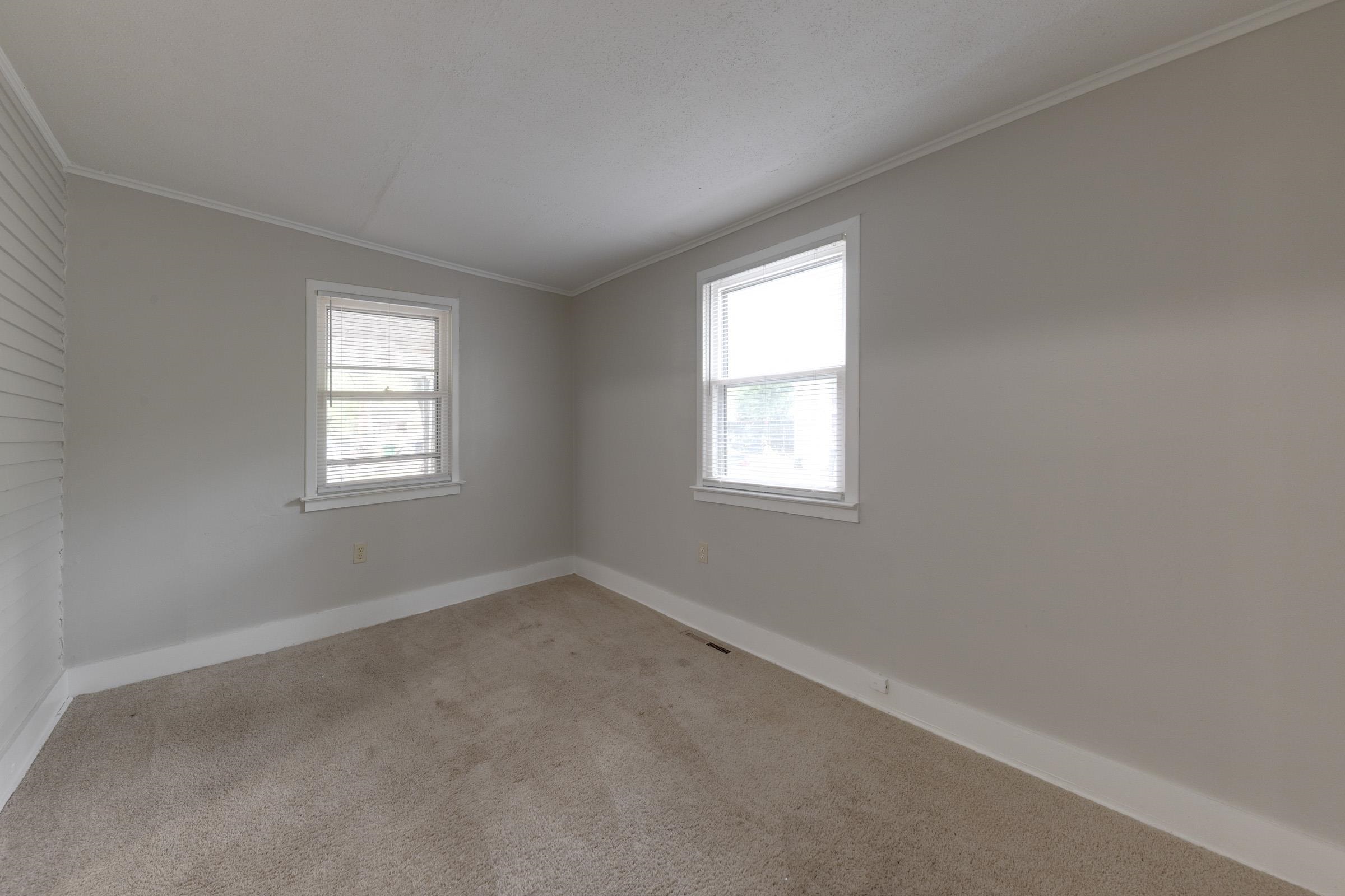 705 S Pershing Ave Property Photo 7