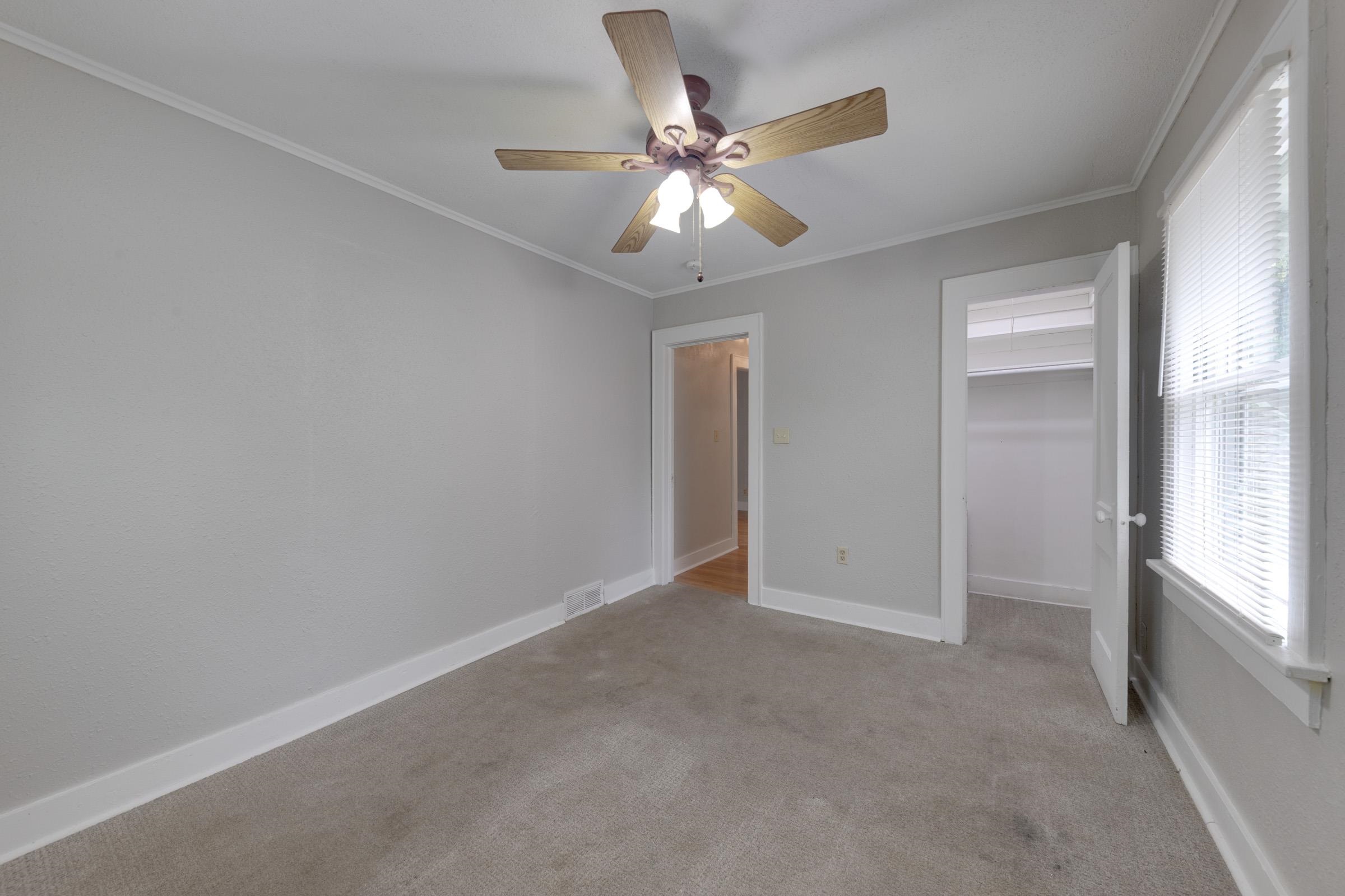 705 S Pershing Ave Property Photo 16
