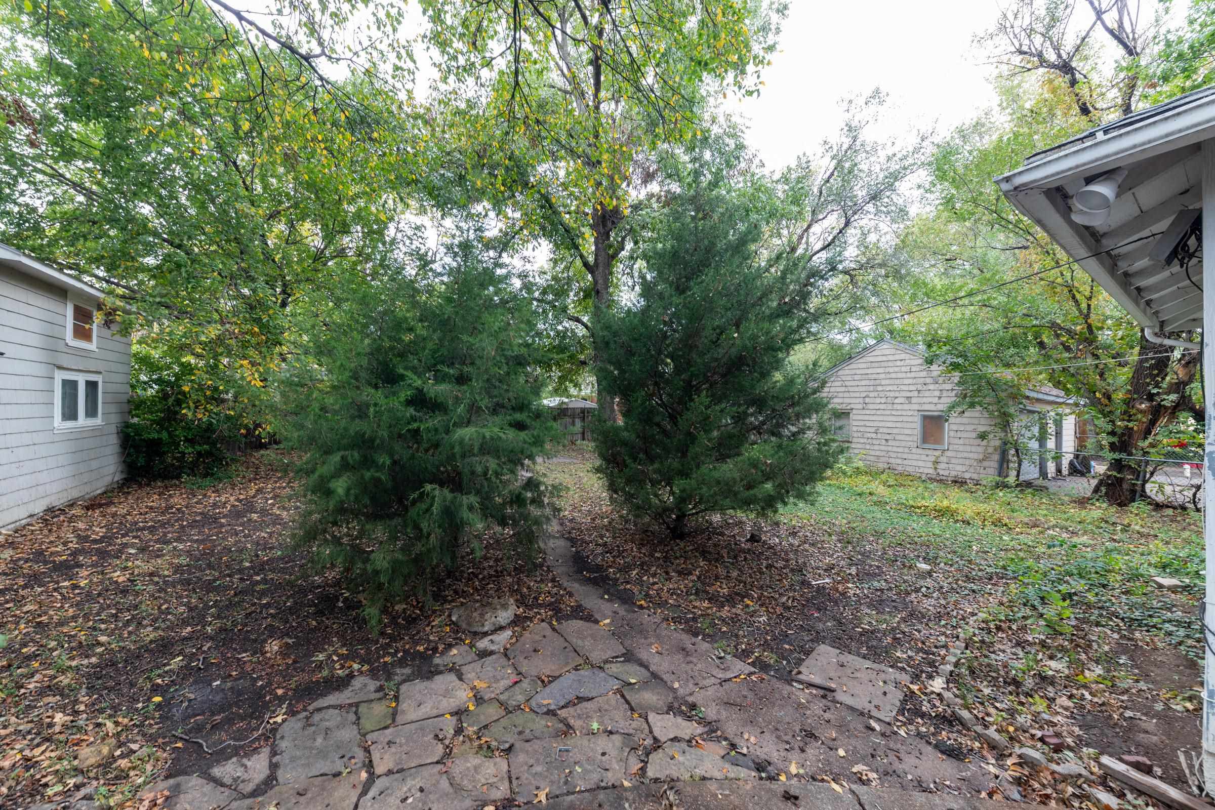 705 S Pershing Ave Property Photo 18