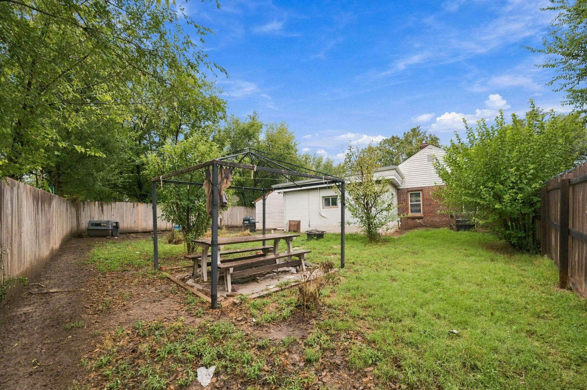 2905 E Stadium Dr Property Photo 6