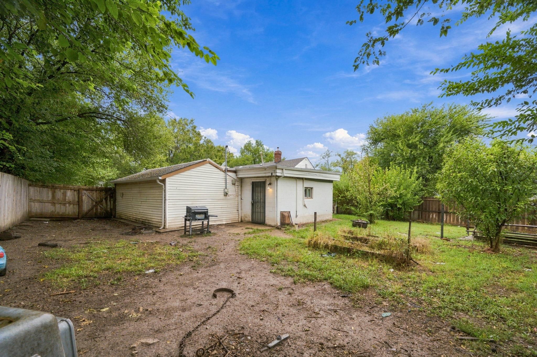 2905 E Stadium Dr Property Photo 7