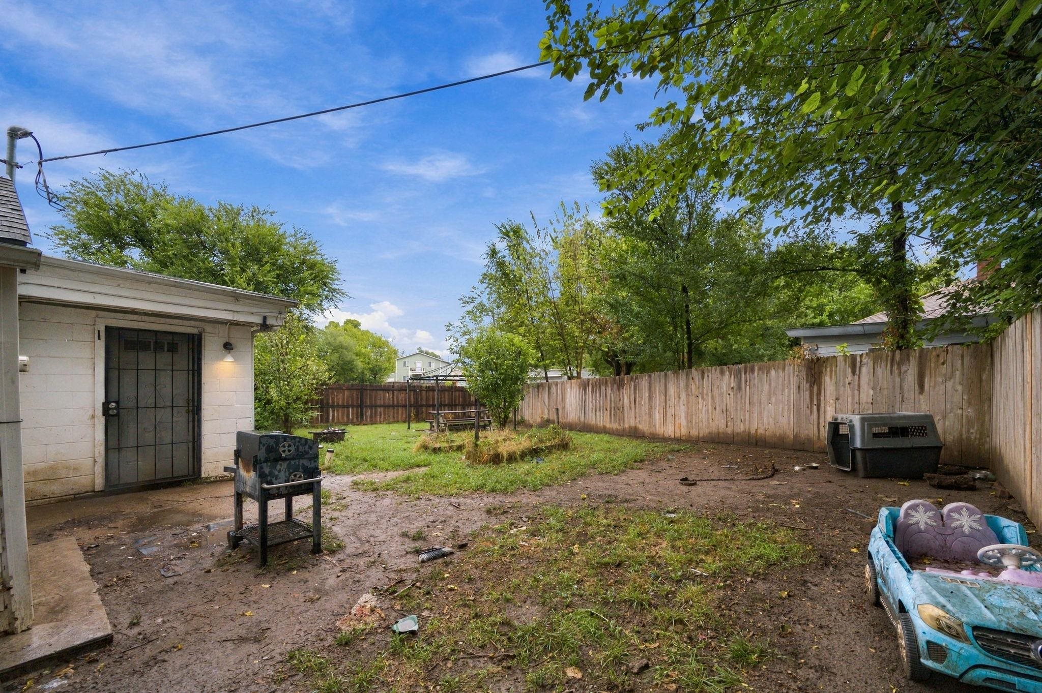2905 E Stadium Dr Property Photo 8