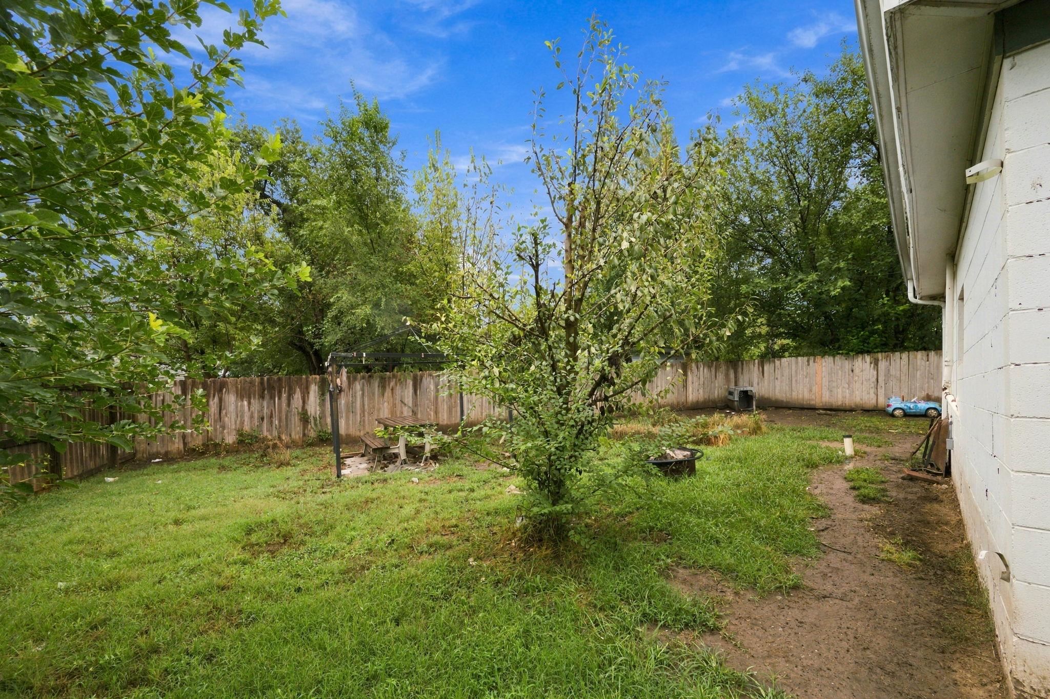 2905 E Stadium Dr Property Photo 10