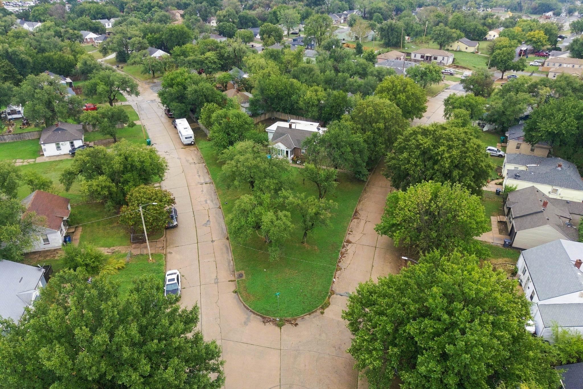 2905 E Stadium Dr Property Photo 14