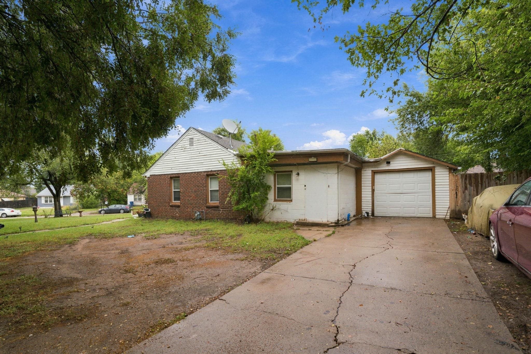 2905 E Stadium Dr Property Photo 15