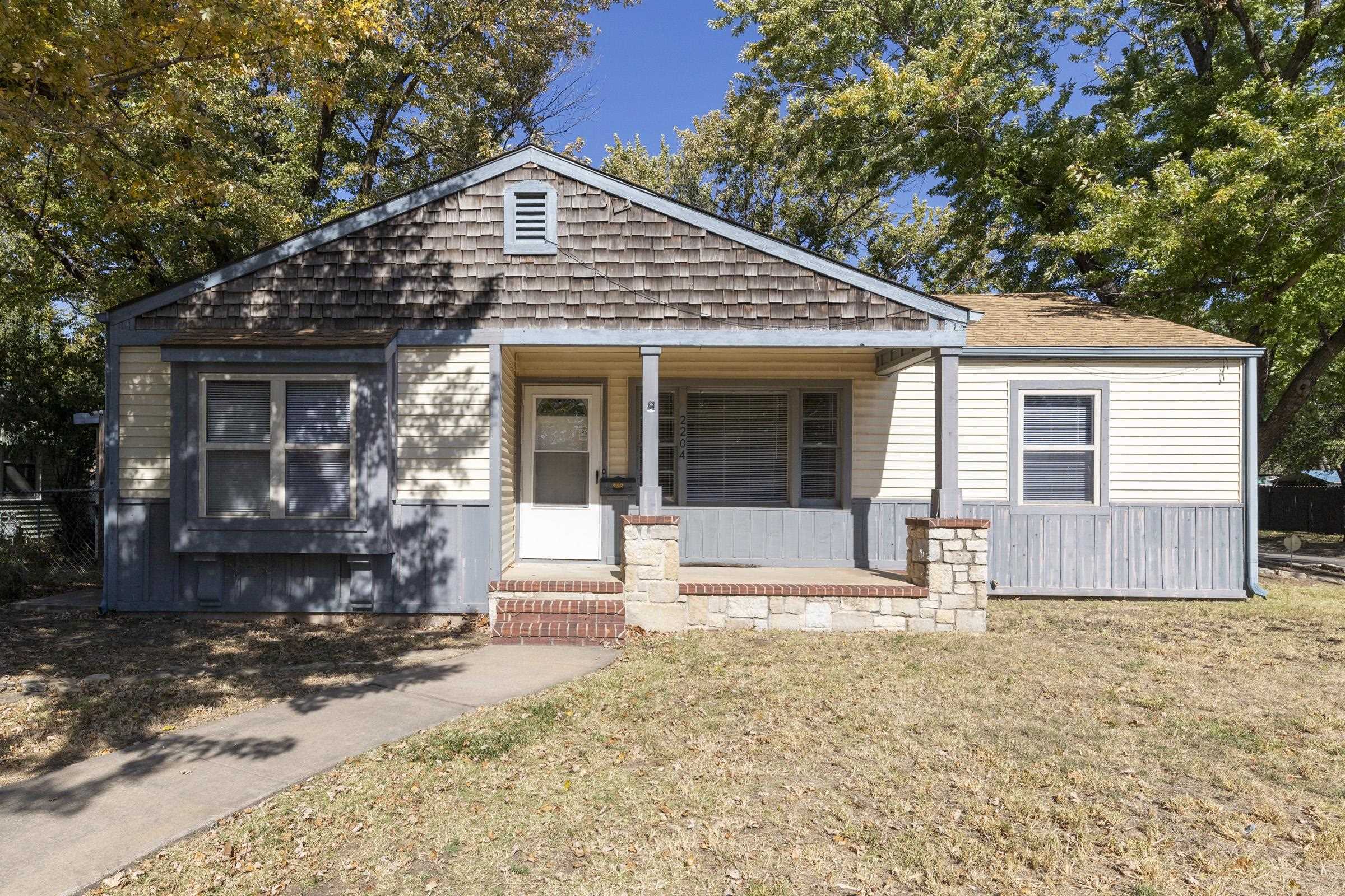 2204 W Rita Street Property Photo 1