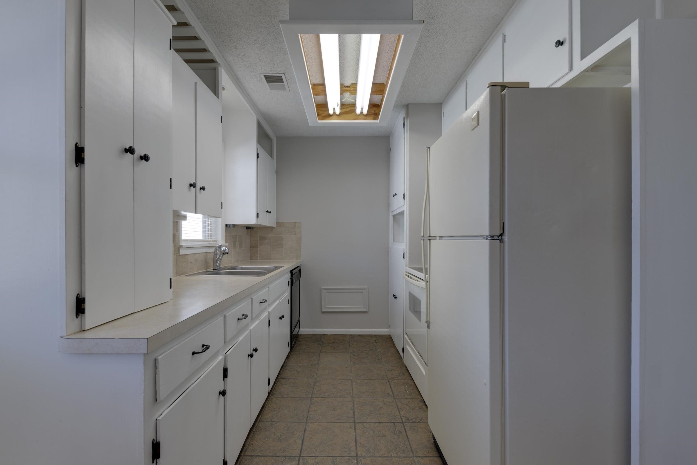 2204 W Rita Street Property Photo 6