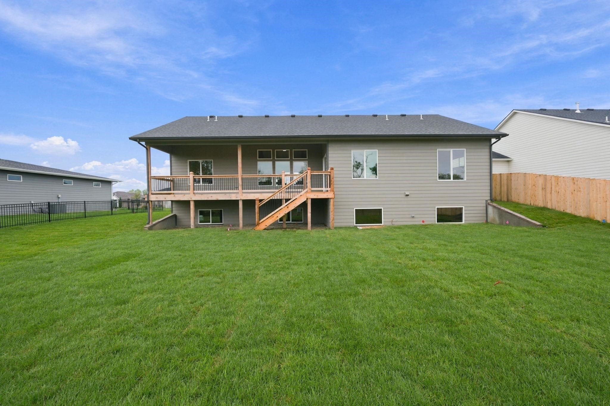 8231 E Summerside Pl Property Photo 4