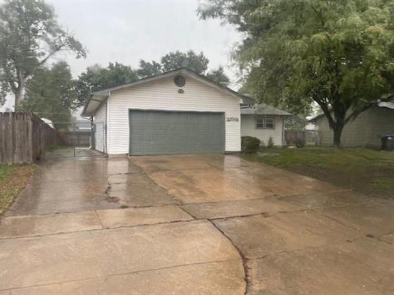 3208 S Kessler Property Photo 2