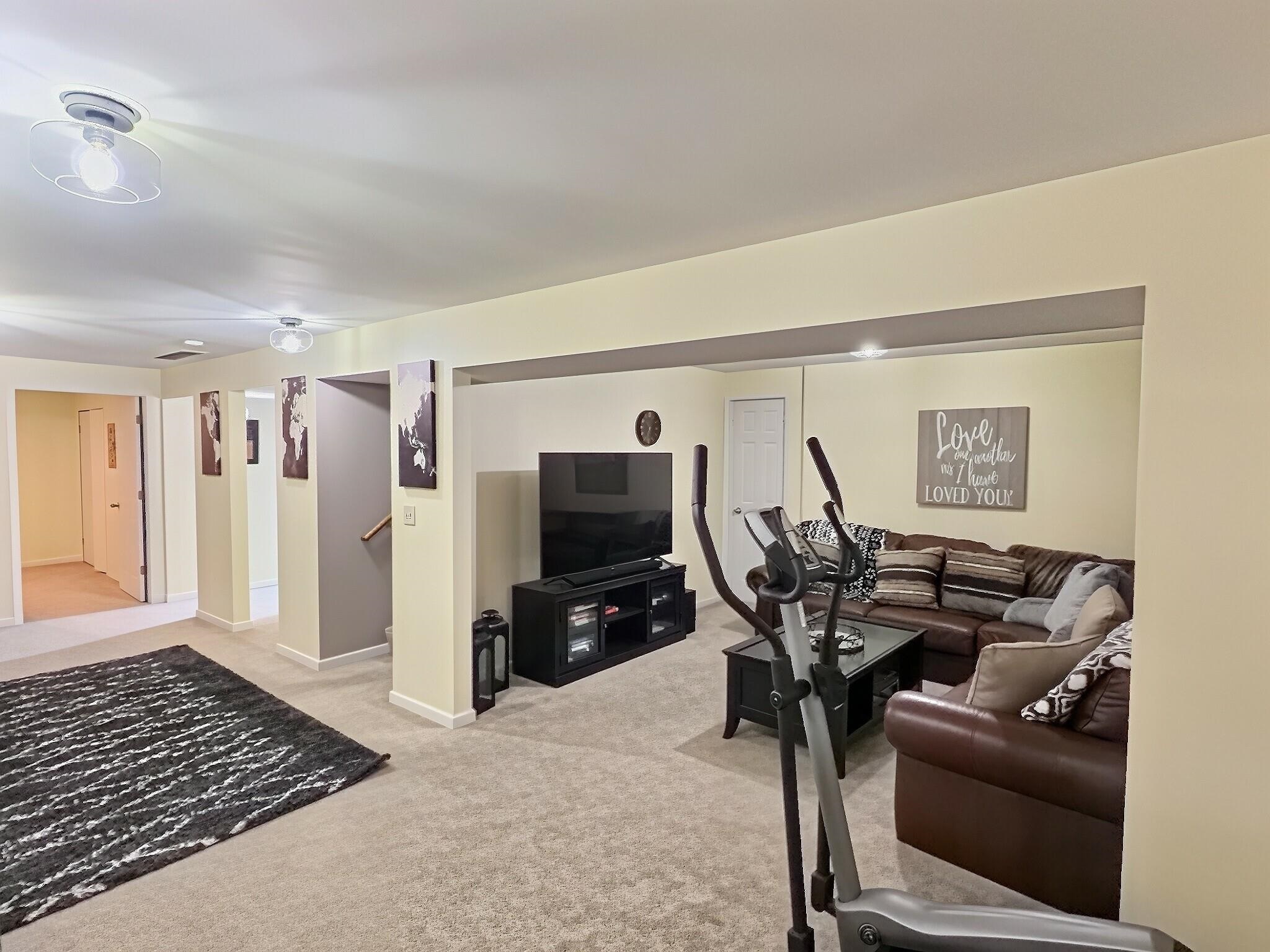 100 Sheffield St. Property Photo 20