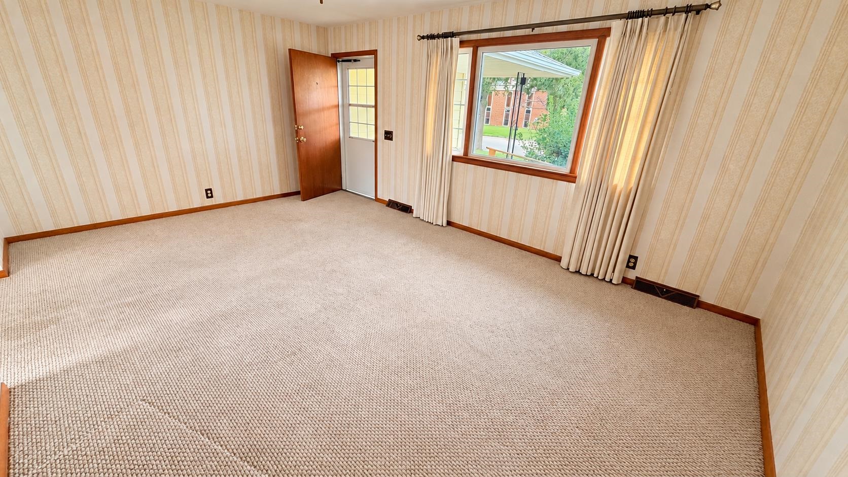 2419 Simmons St Property Photo 3