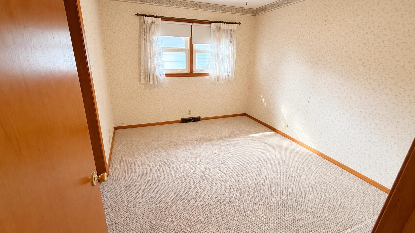 2419 Simmons St Property Photo 10