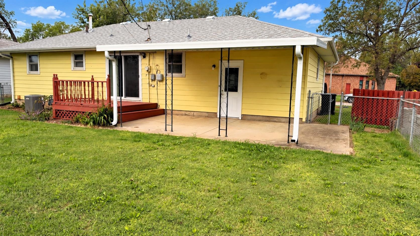 2419 Simmons St Property Photo 22
