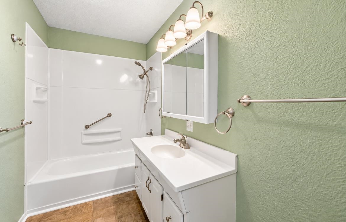 4204 S Bartlow Dr Property Photo 6