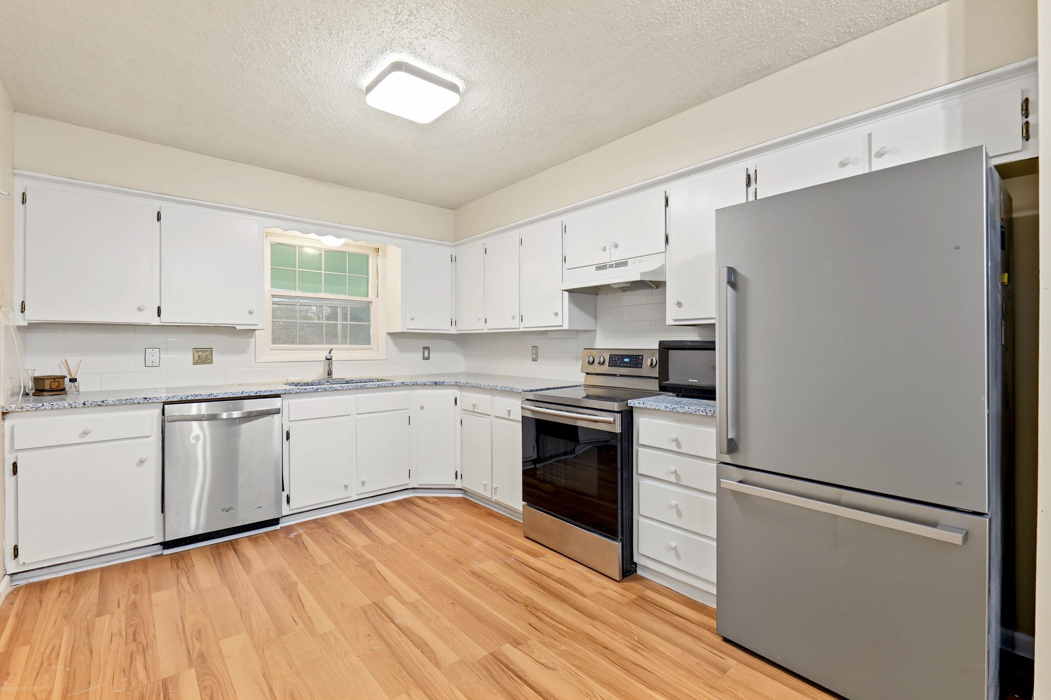 4431 N Auburn St Property Photo 6