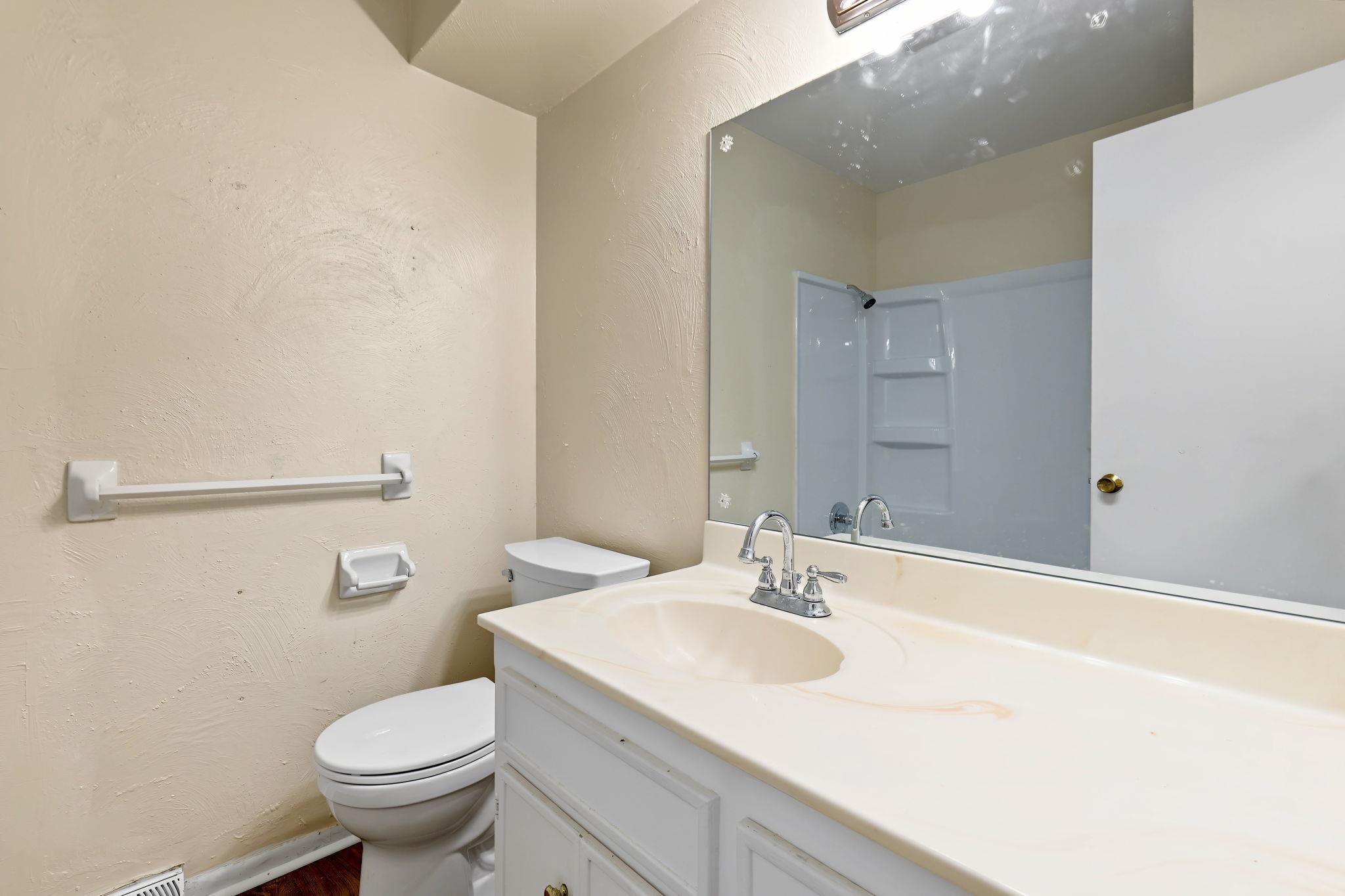 4431 N Auburn St Property Photo 11