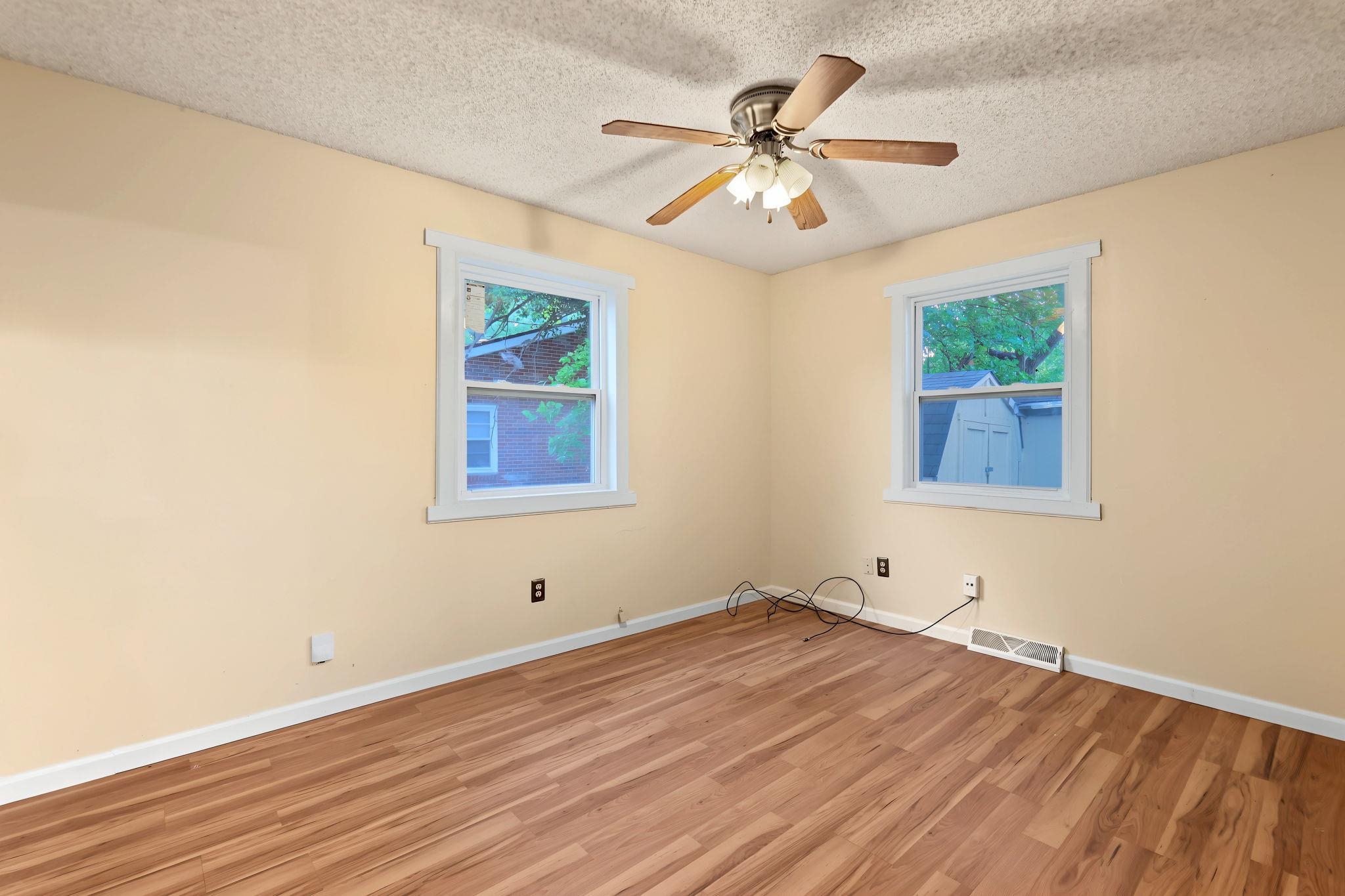 4431 N Auburn St Property Photo 13