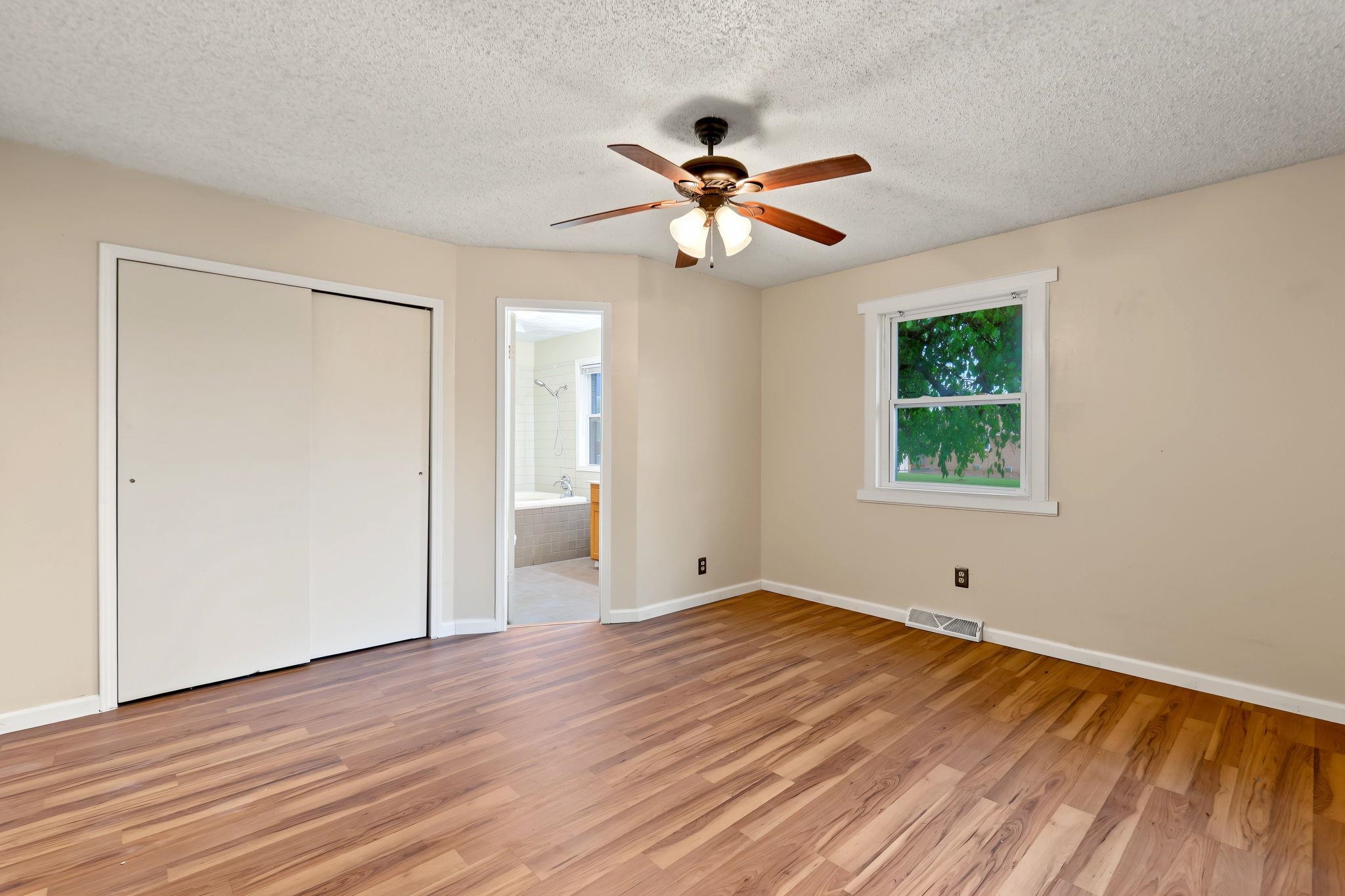 4431 N Auburn St Property Photo 15