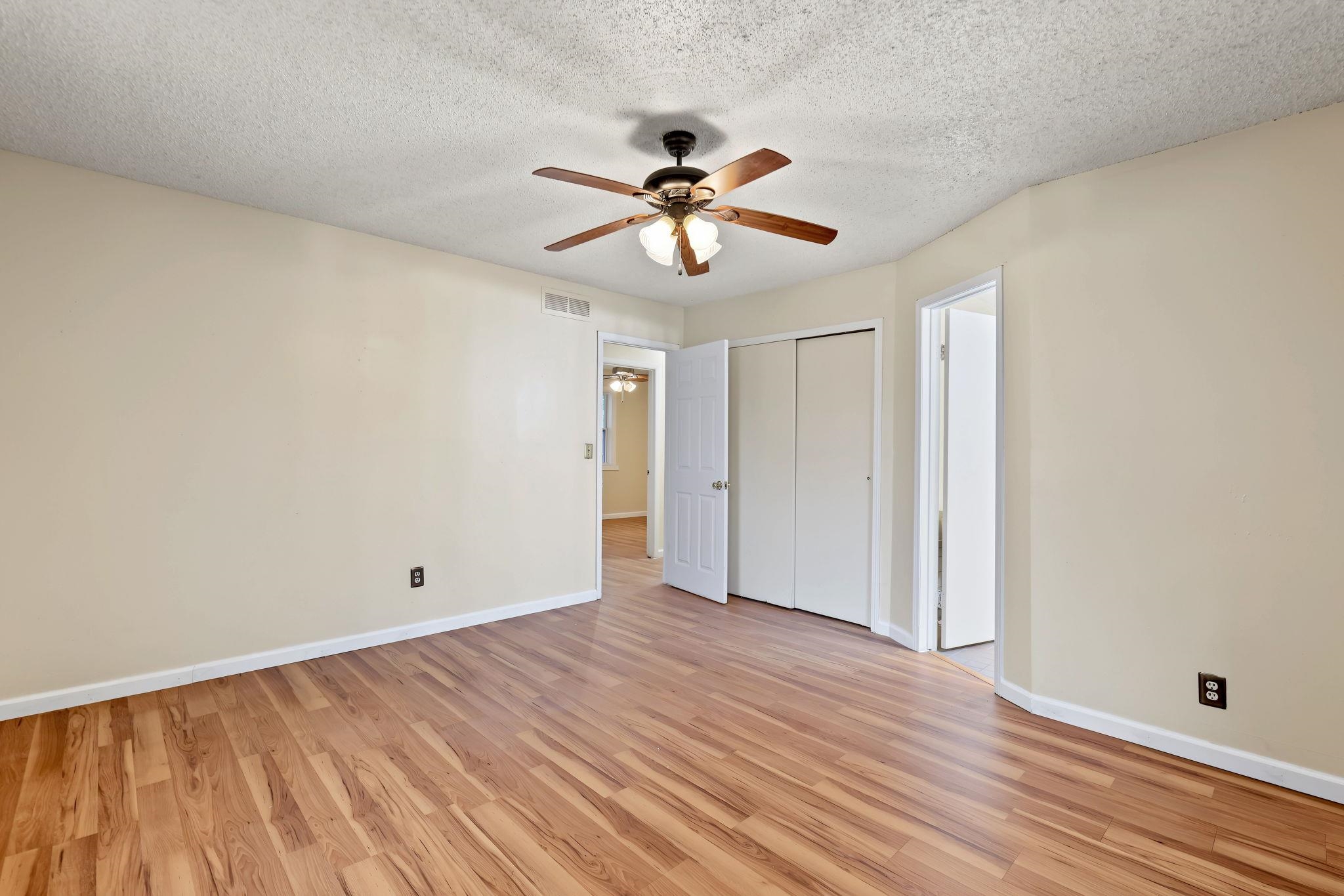 4431 N Auburn St Property Photo 16