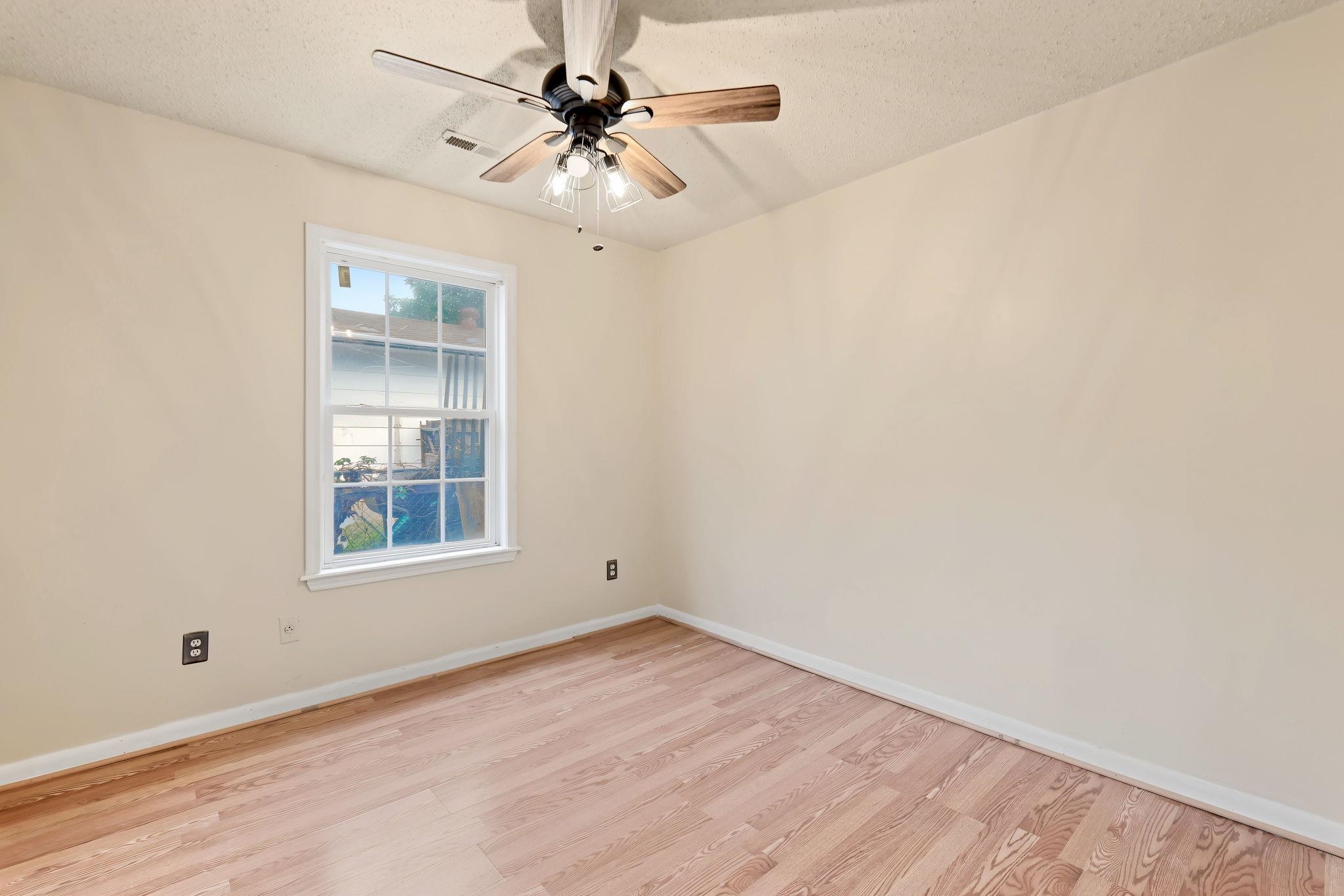 4431 N Auburn St Property Photo 21