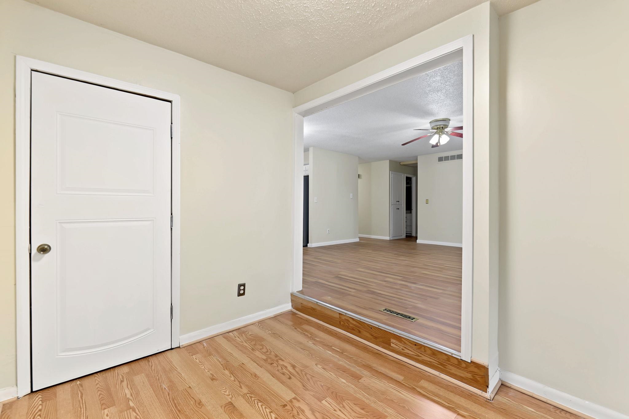 4431 N Auburn St Property Photo 24