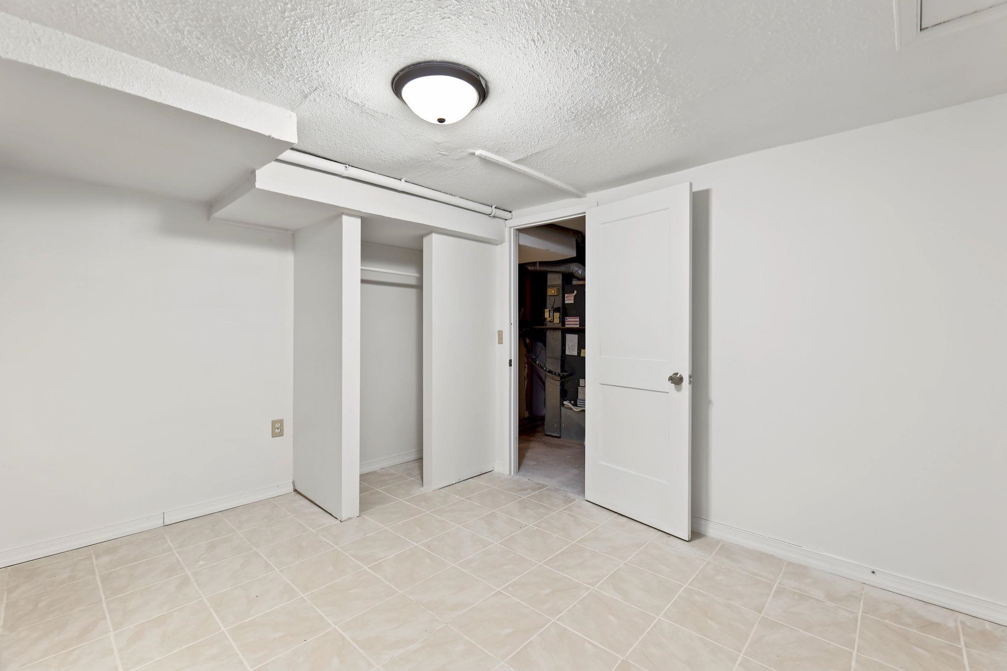 4431 N Auburn St Property Photo 30