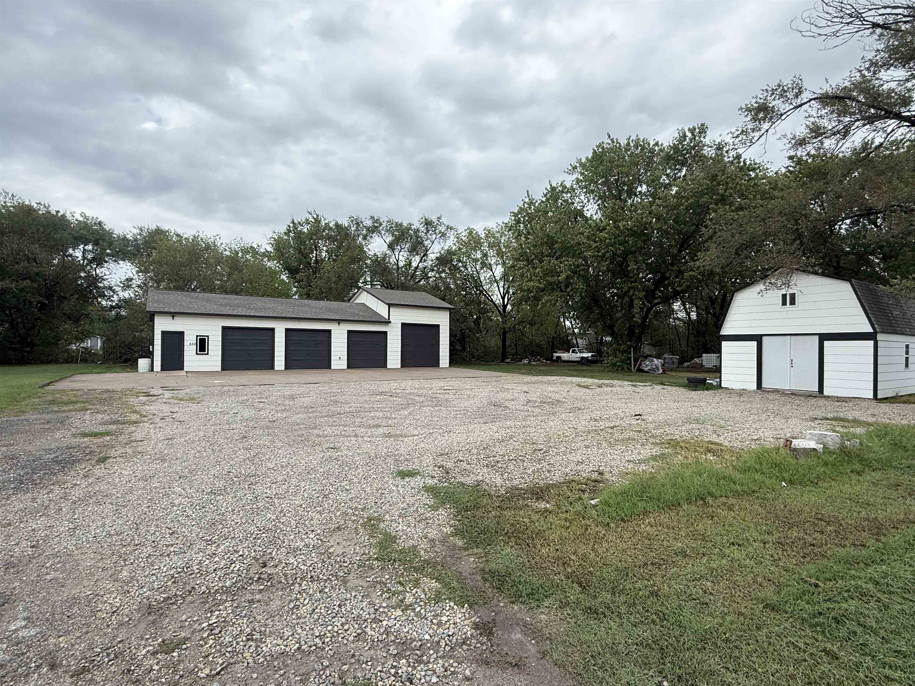 530 W Main St Property Photo 1