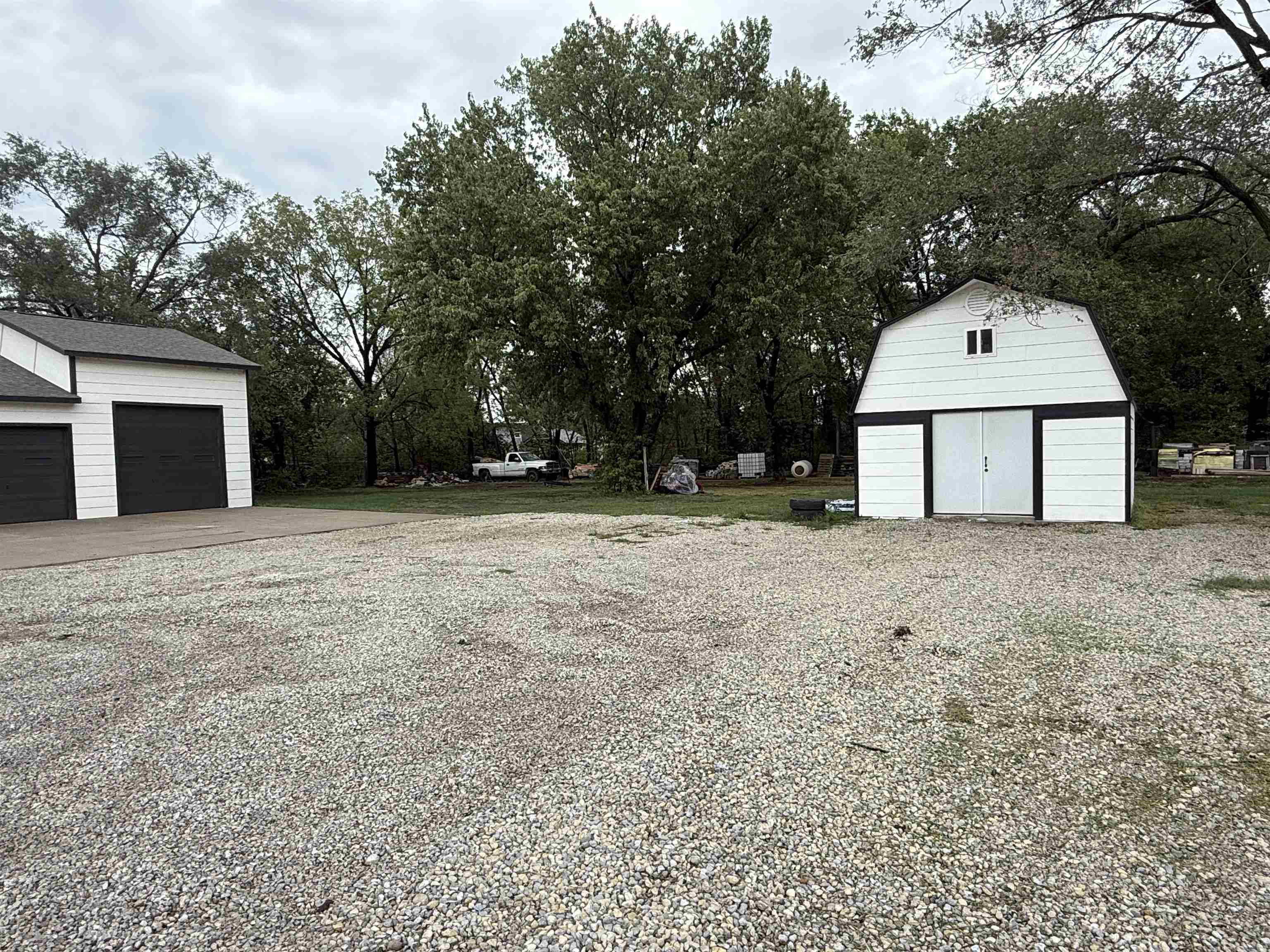 530 W Main St Property Photo 3
