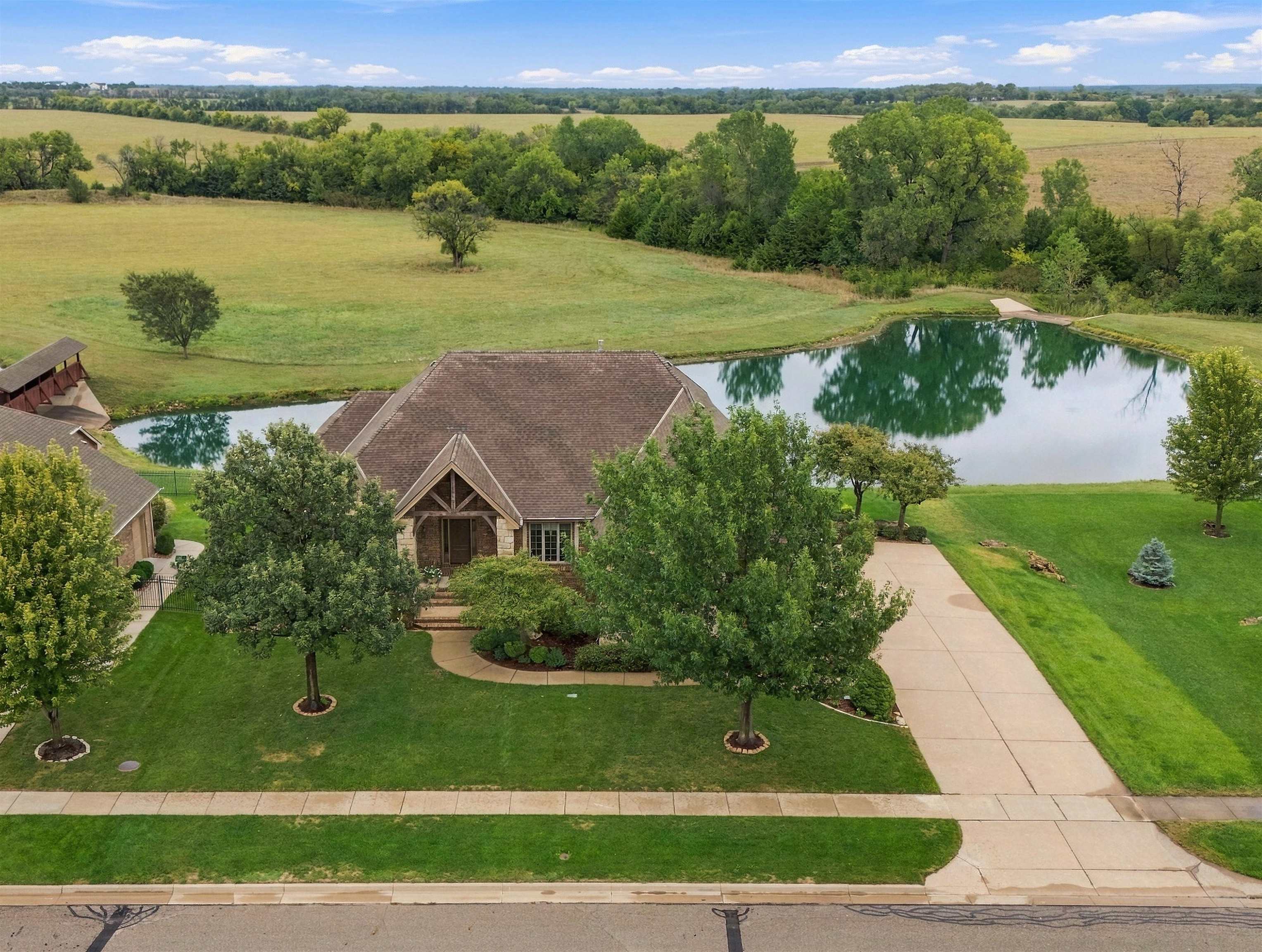 1202 Rolling Hills Dr Property Photo 1