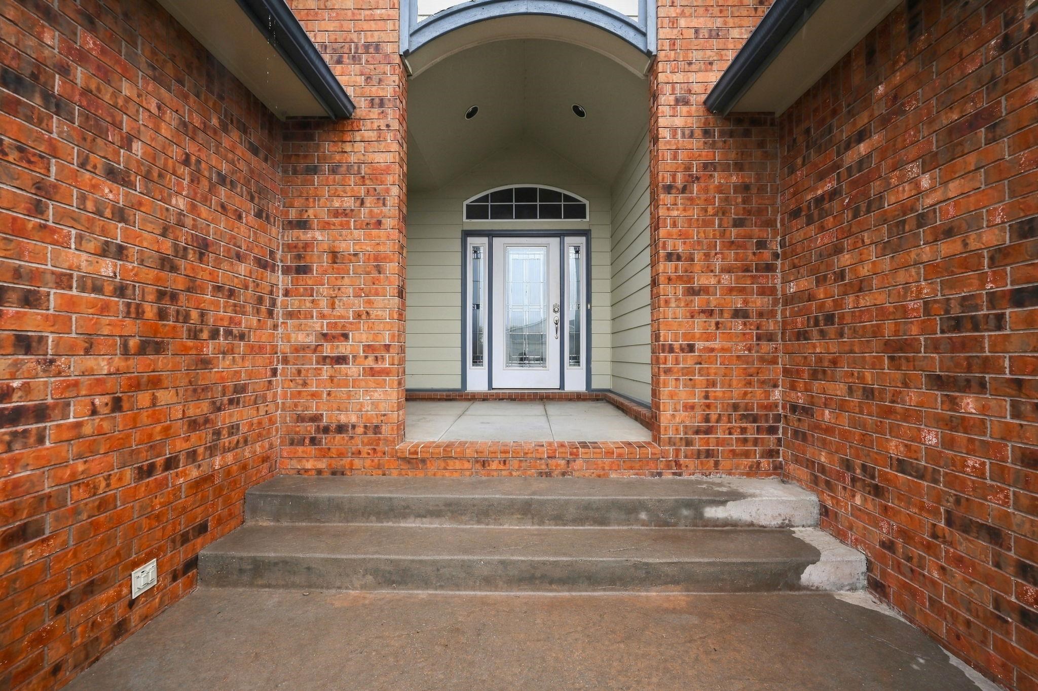 1409 S Shiloh Property Photo 3
