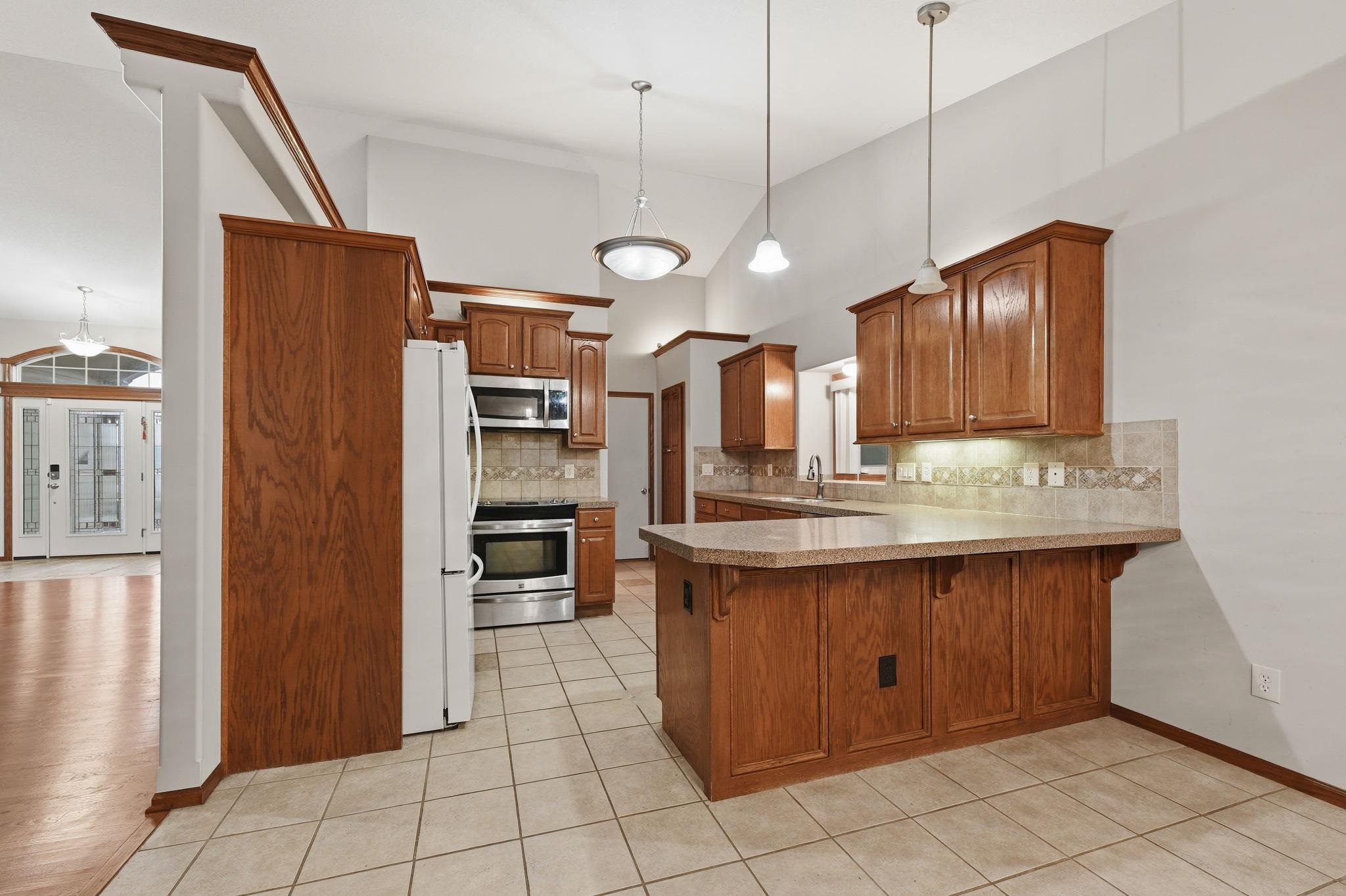 1409 S Shiloh Property Photo 9