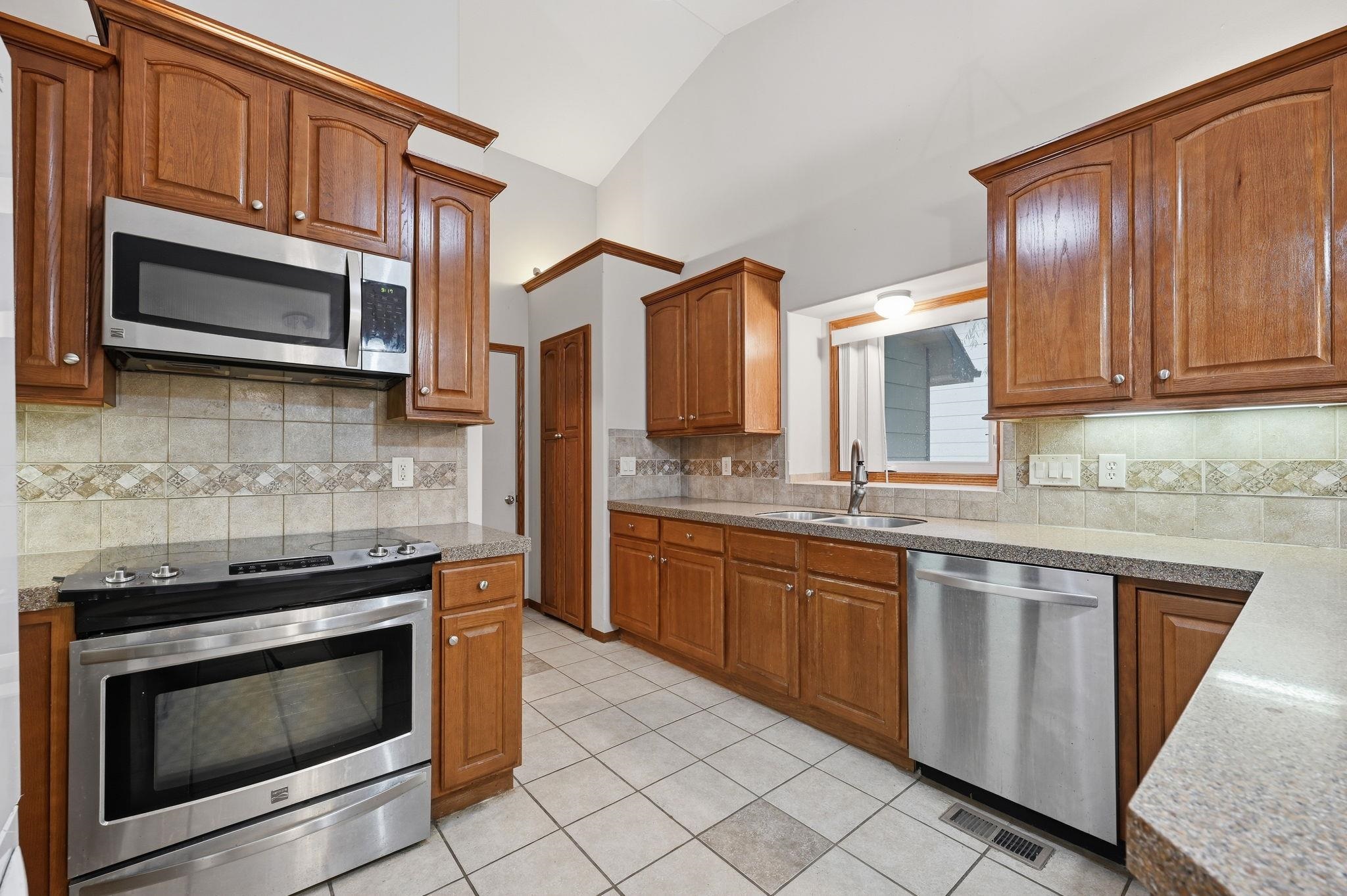 1409 S Shiloh Property Photo 10