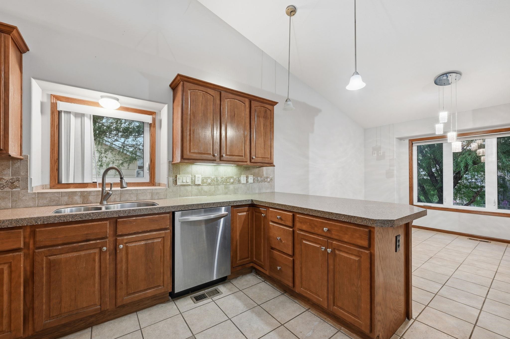 1409 S Shiloh Property Photo 11
