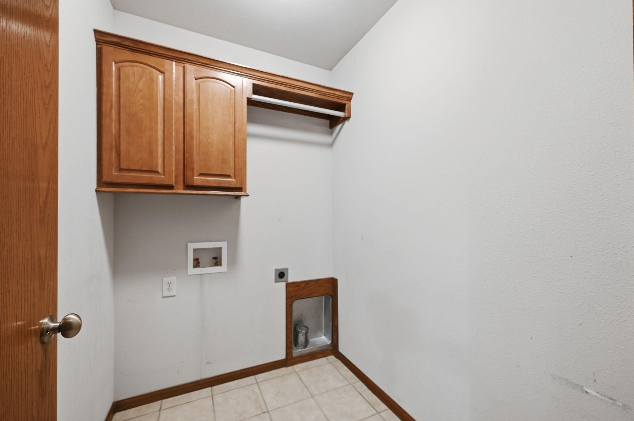 1409 S Shiloh Property Photo 14
